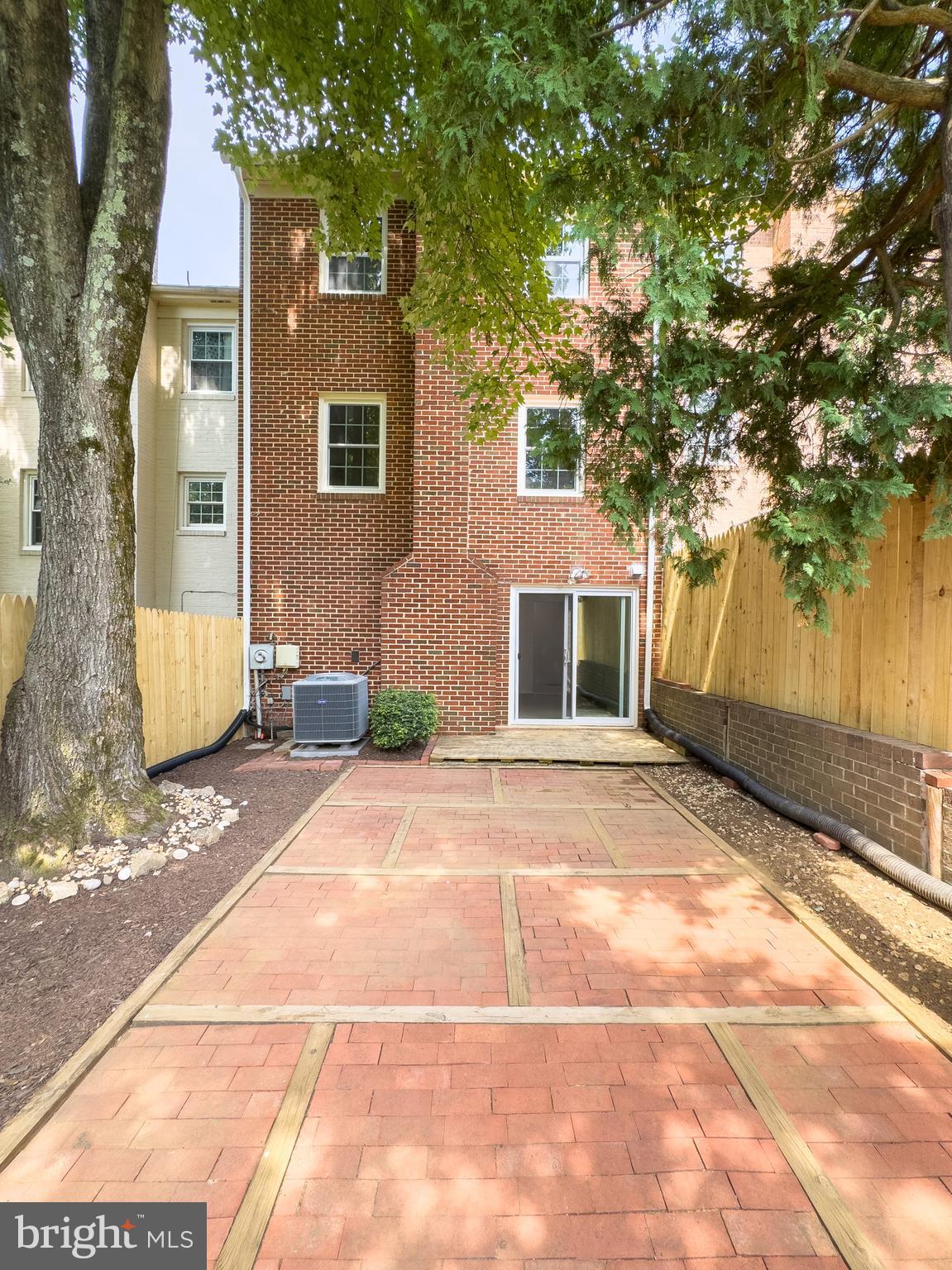 PINECREST HEIGHTS - Residential