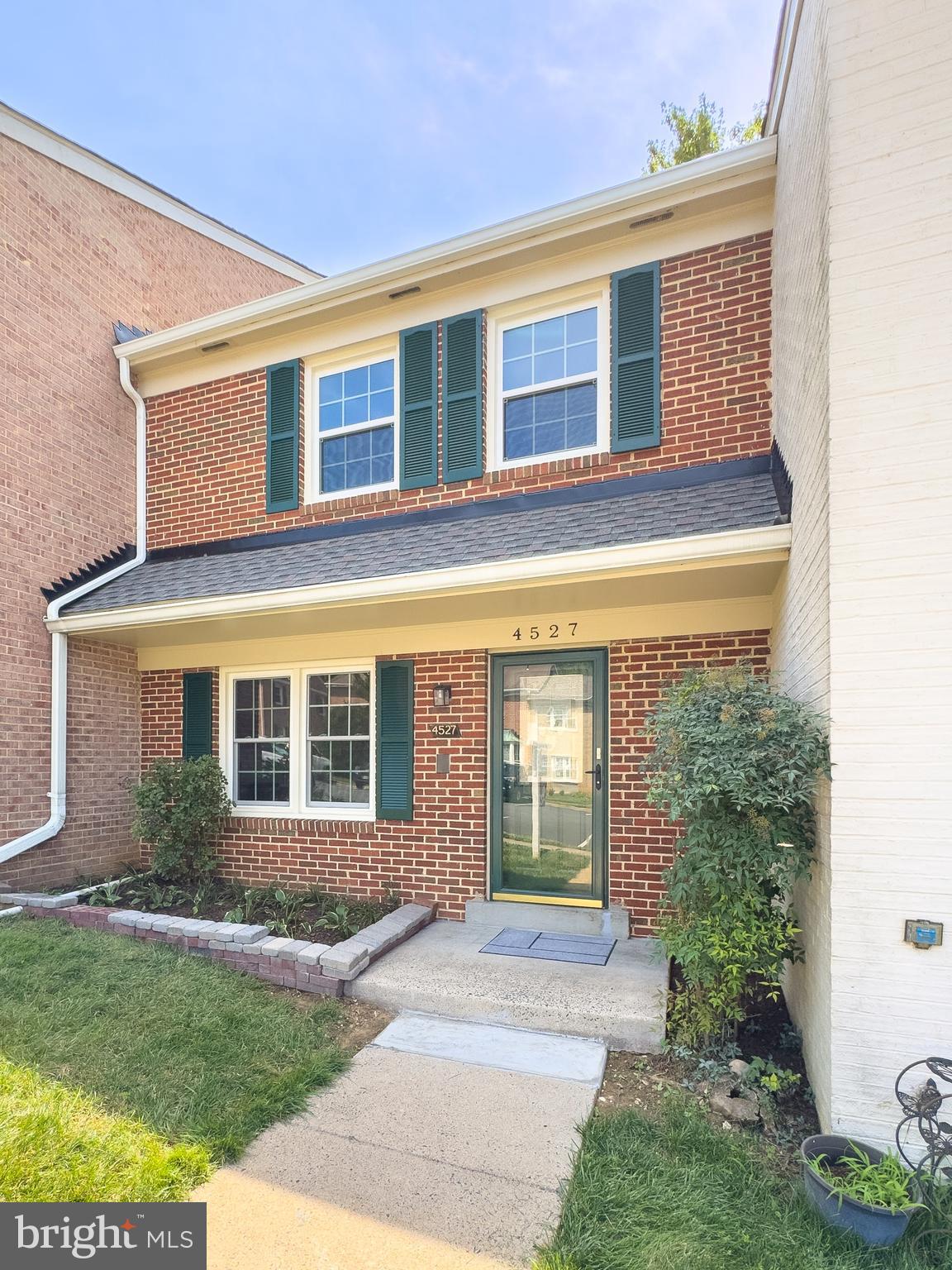 PINECREST HEIGHTS - Residential