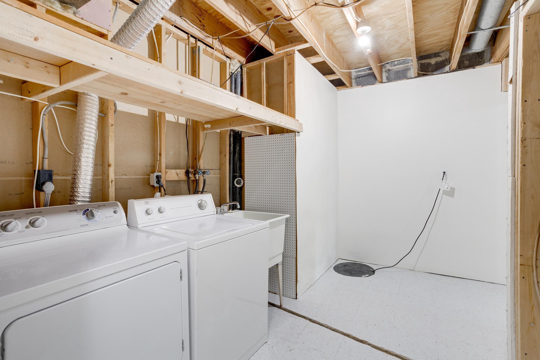 PINECREST HEIGHTS - Residential