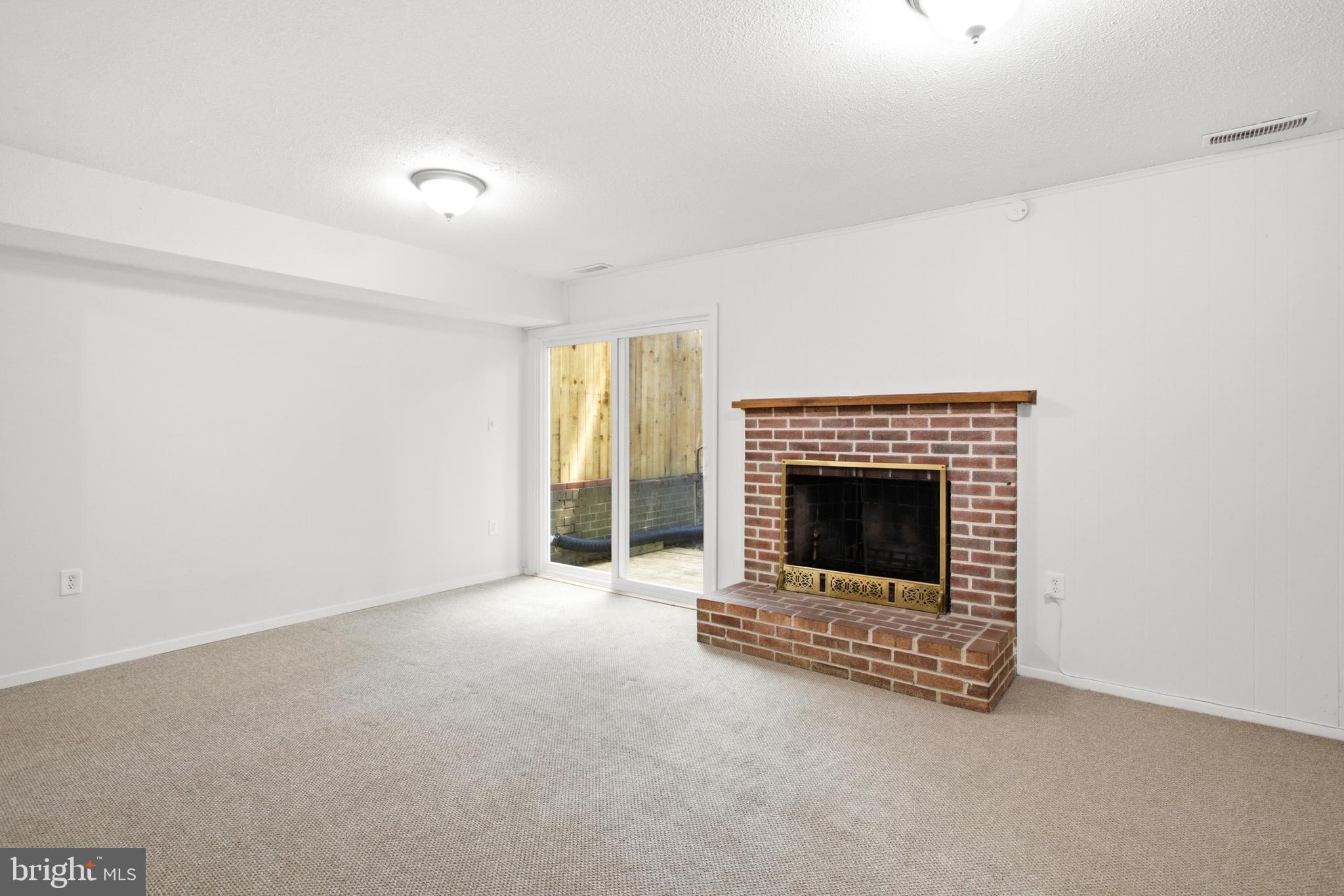 PINECREST HEIGHTS - Residential
