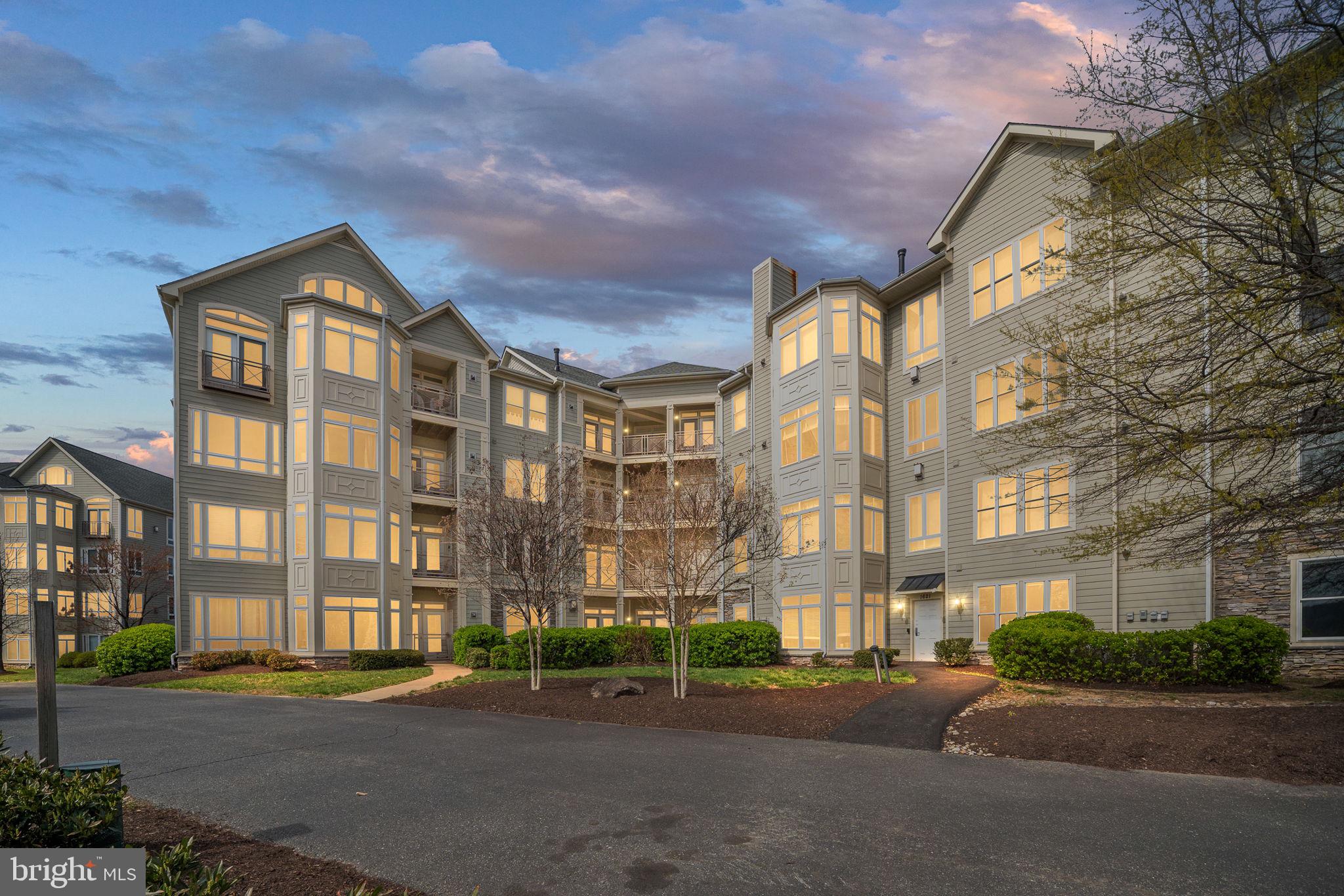 POTOMAC POINTE CONDOMINI - Residential