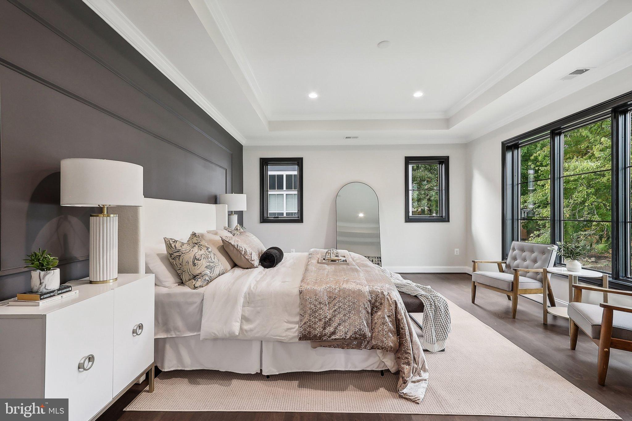 VIENNA WOODS - Residential
