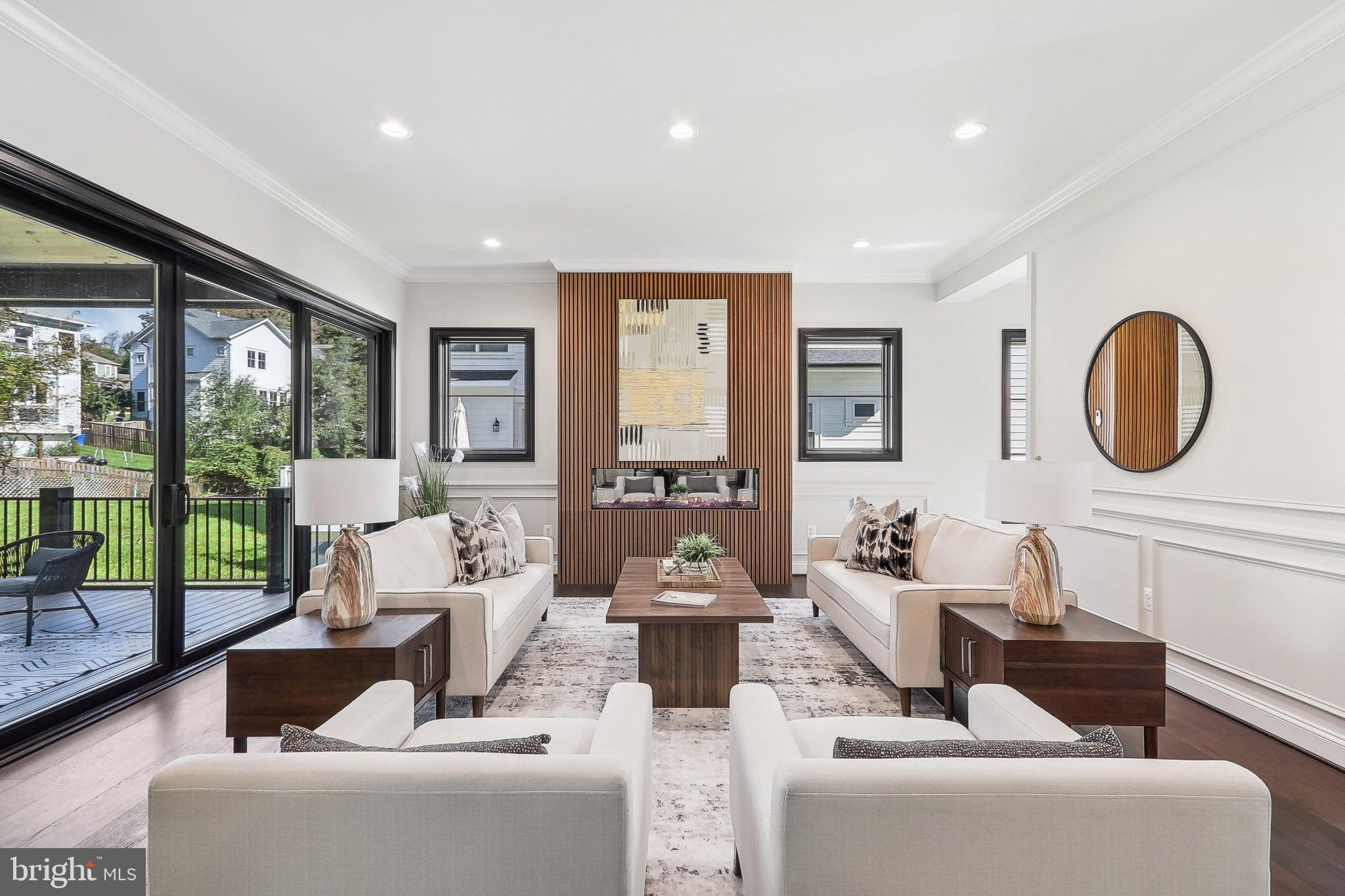 VIENNA WOODS - Residential