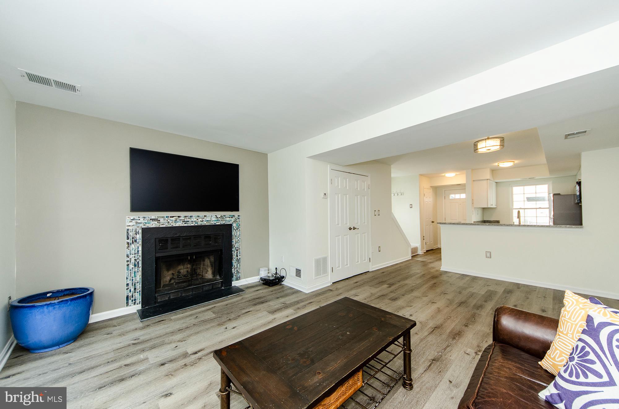 WATERS EDGE - Residential Lease