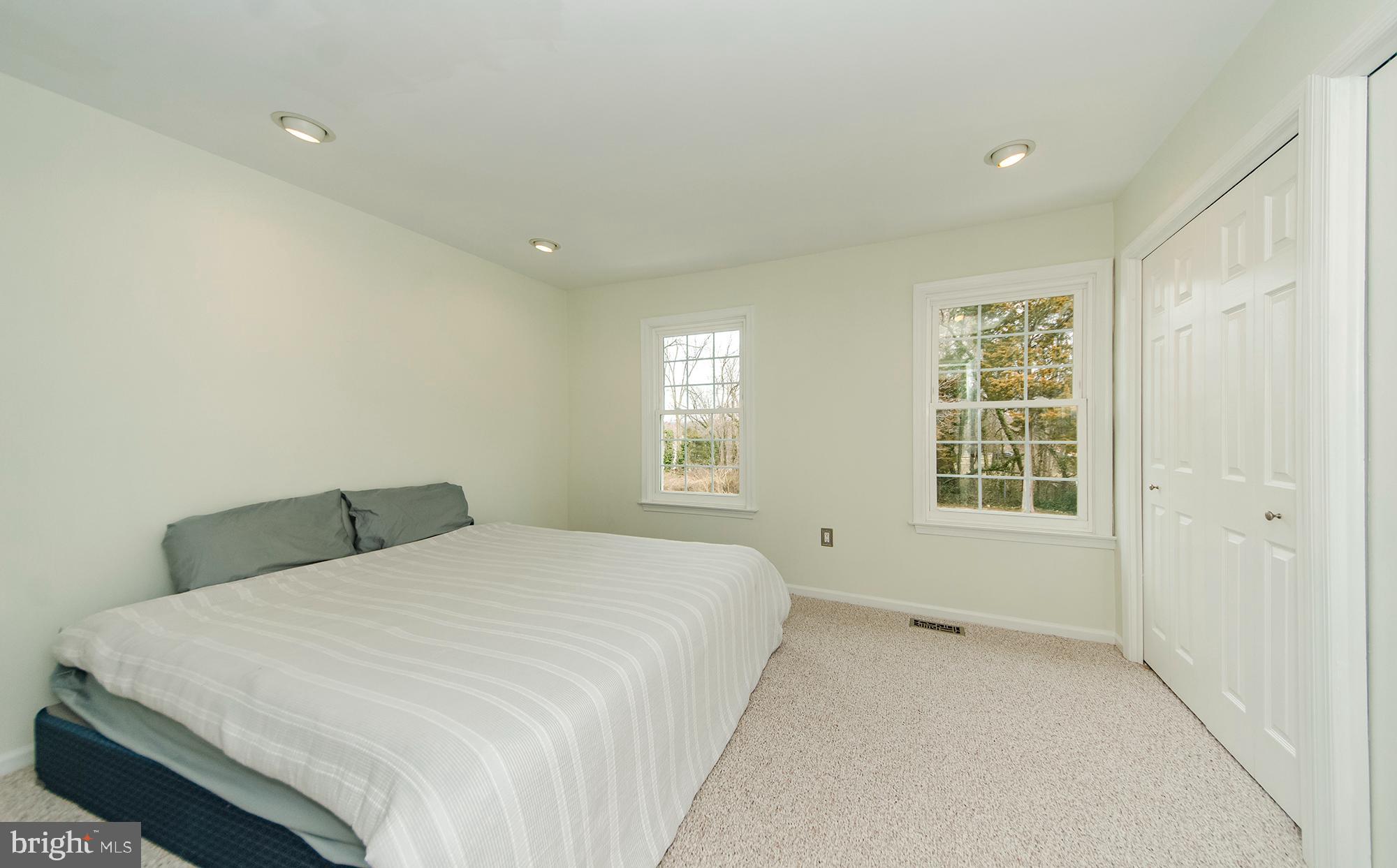 WATERS EDGE - Residential Lease