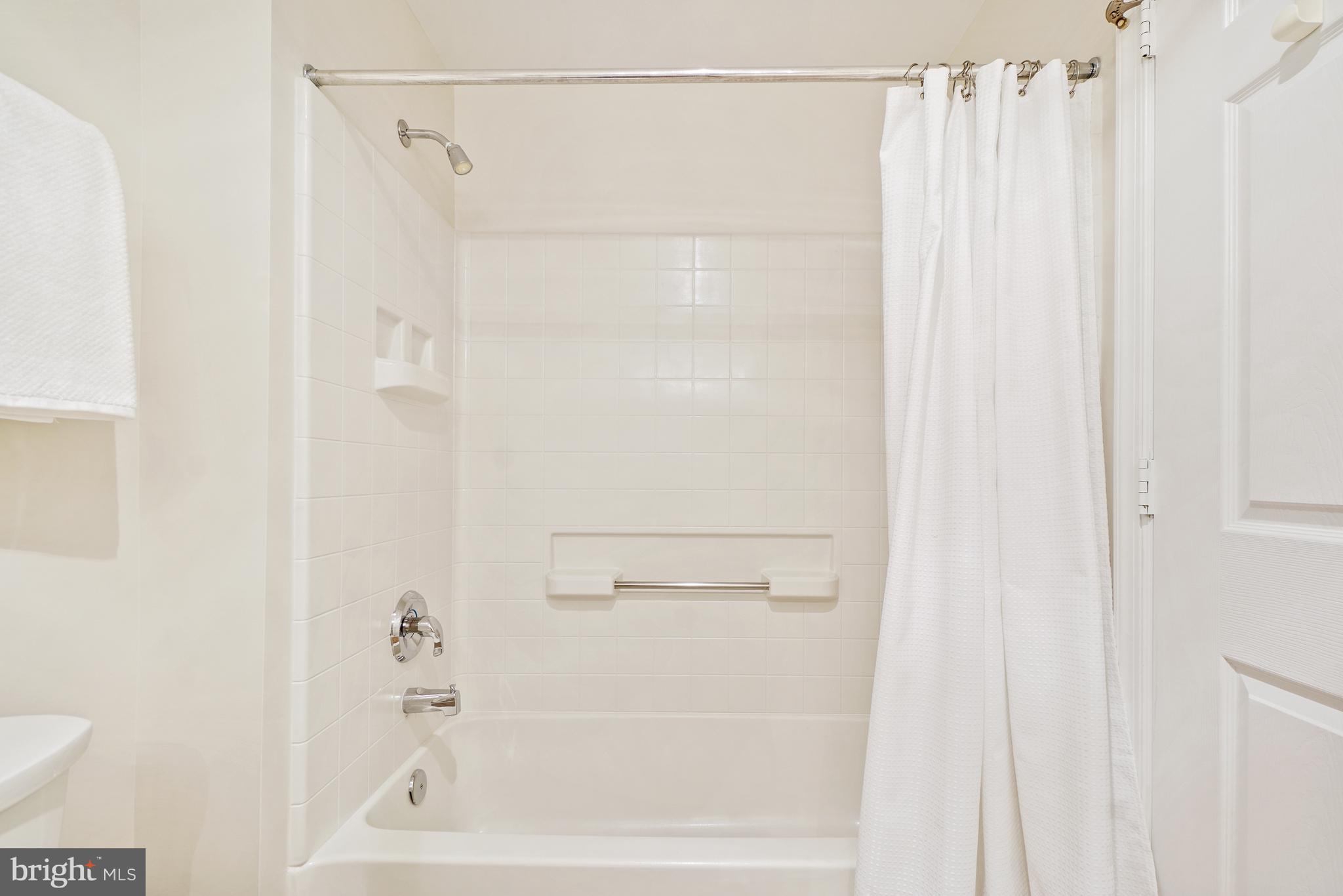 LEISURE WORLD - Residential