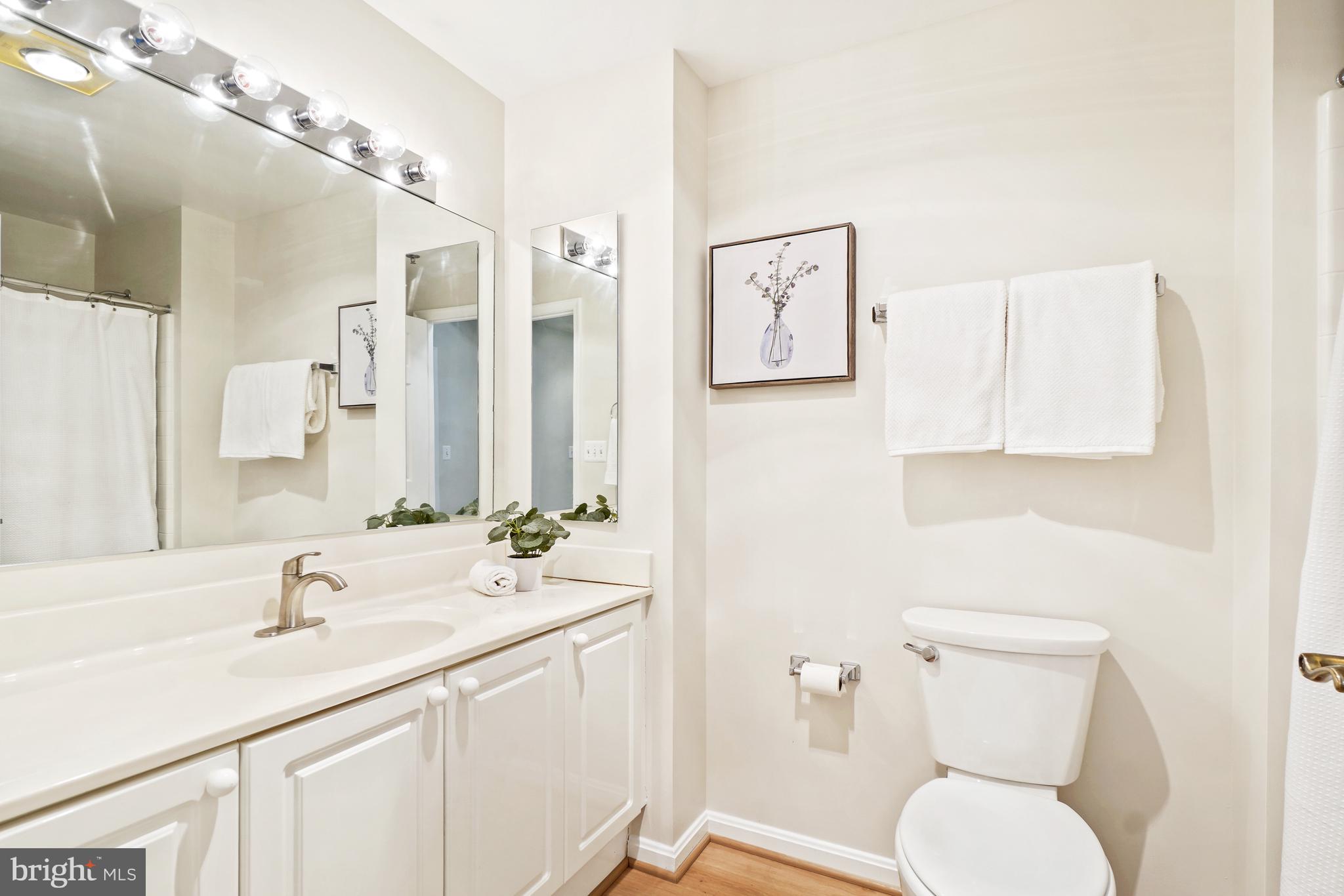 LEISURE WORLD - Residential
