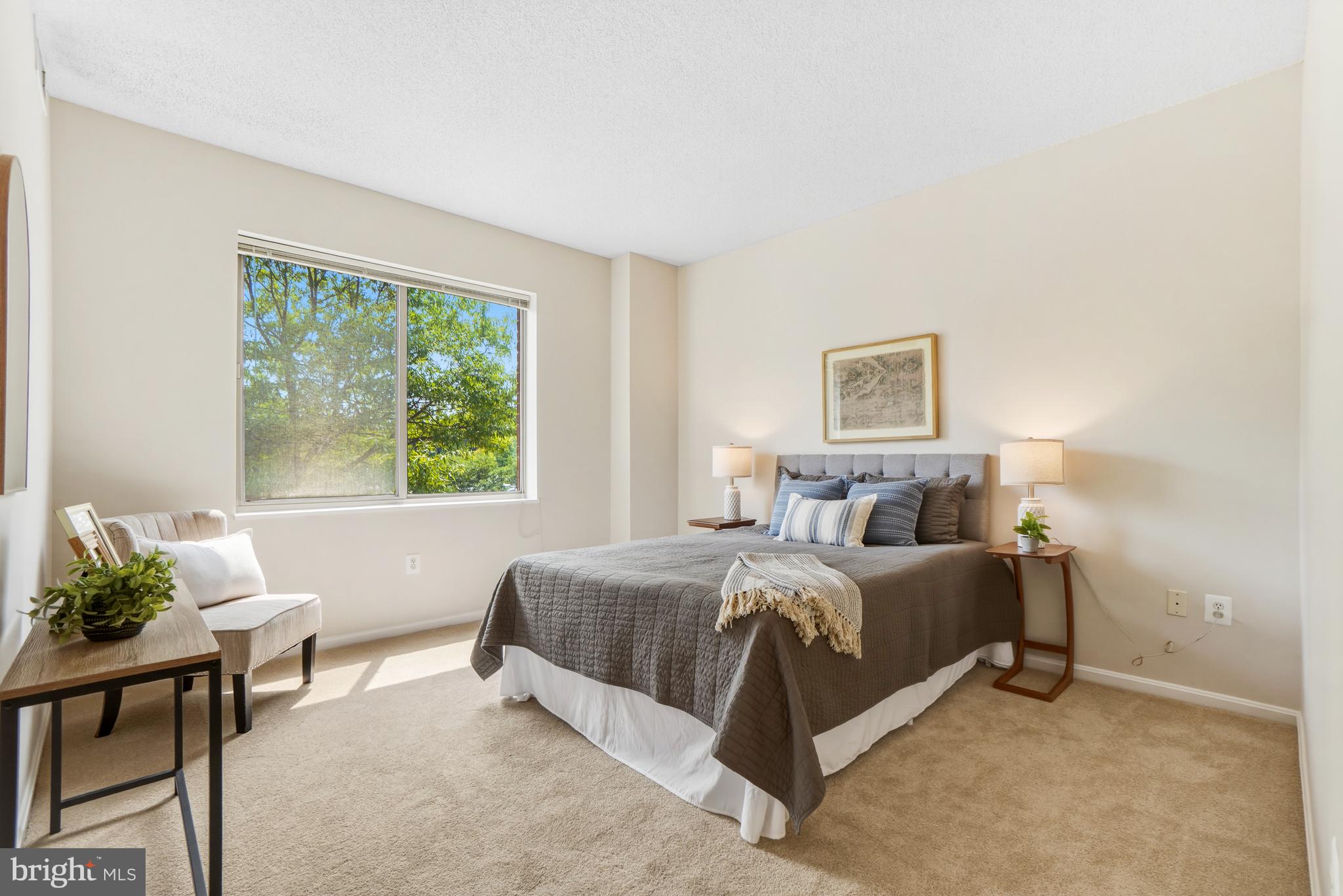 LEISURE WORLD - Residential