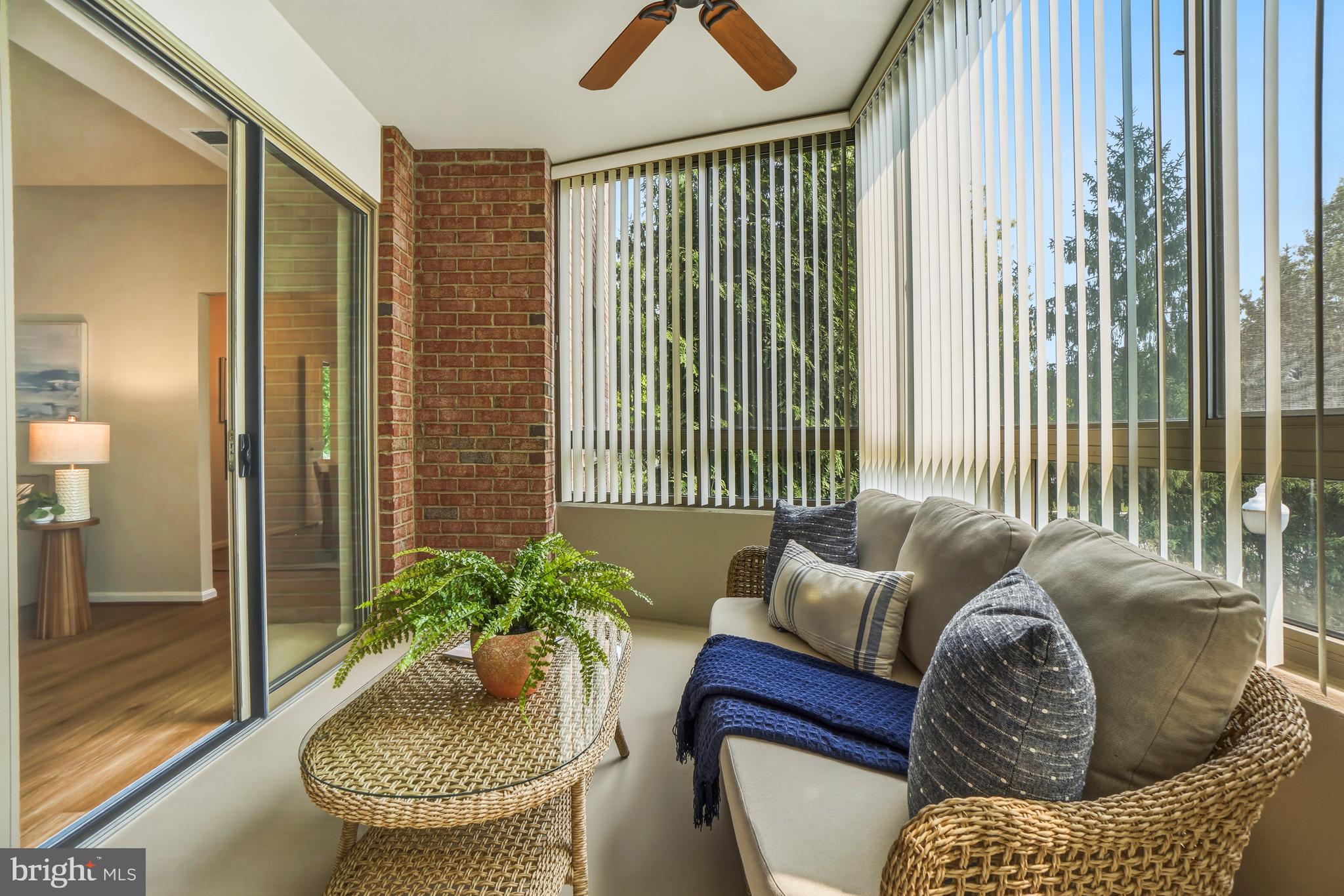 LEISURE WORLD - Residential
