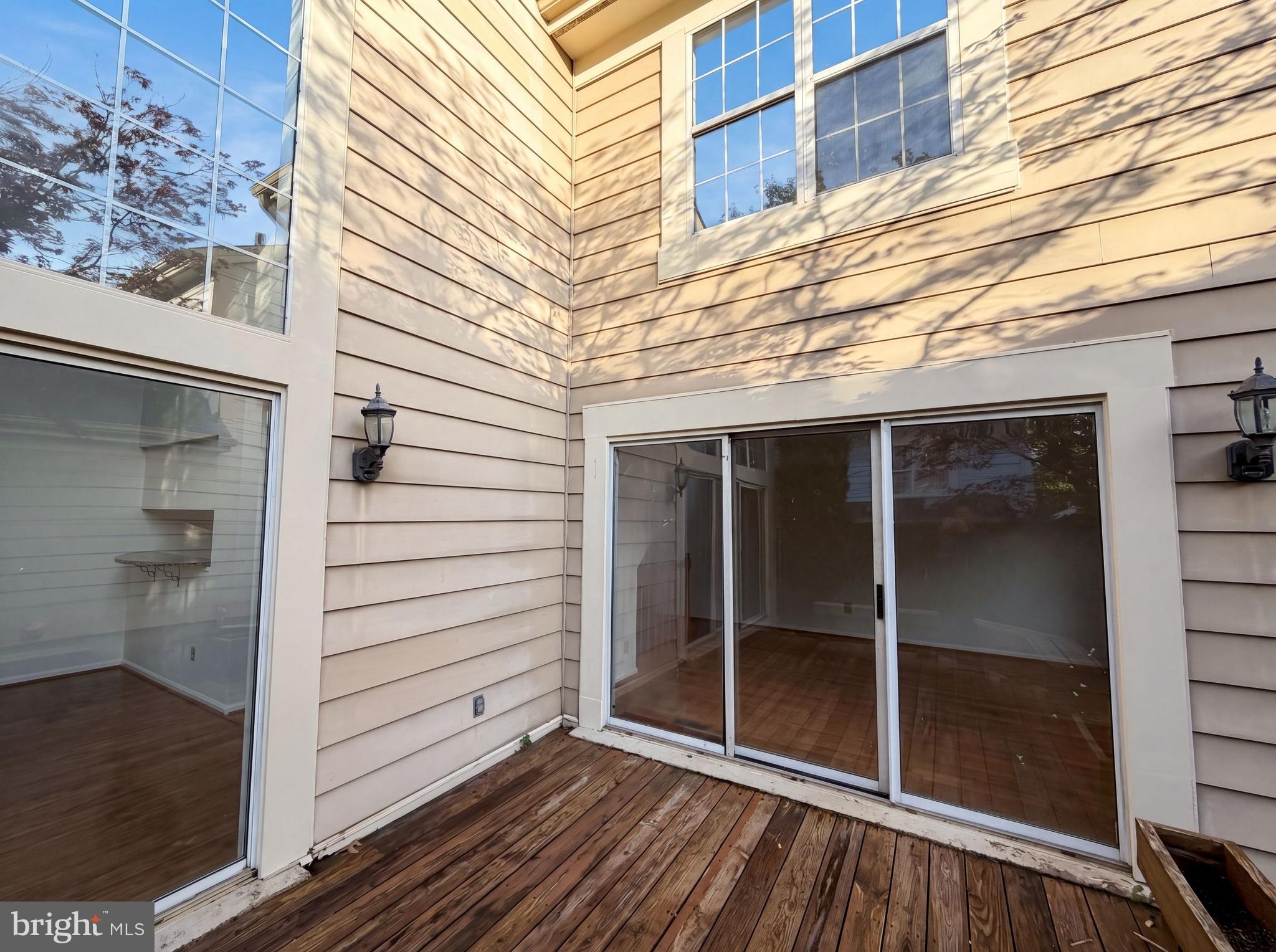 MEADOWGATE - Residential