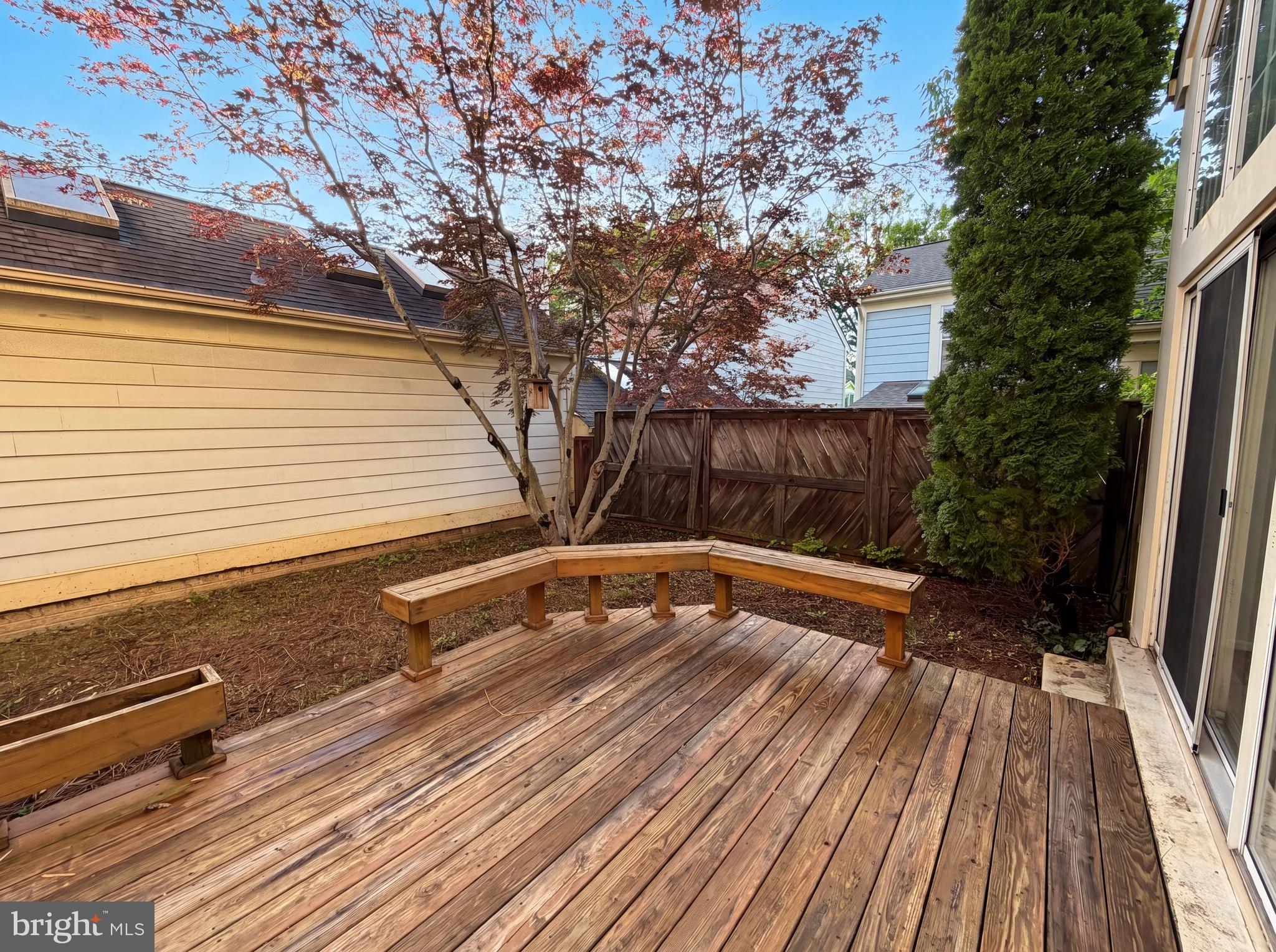 MEADOWGATE - Residential
