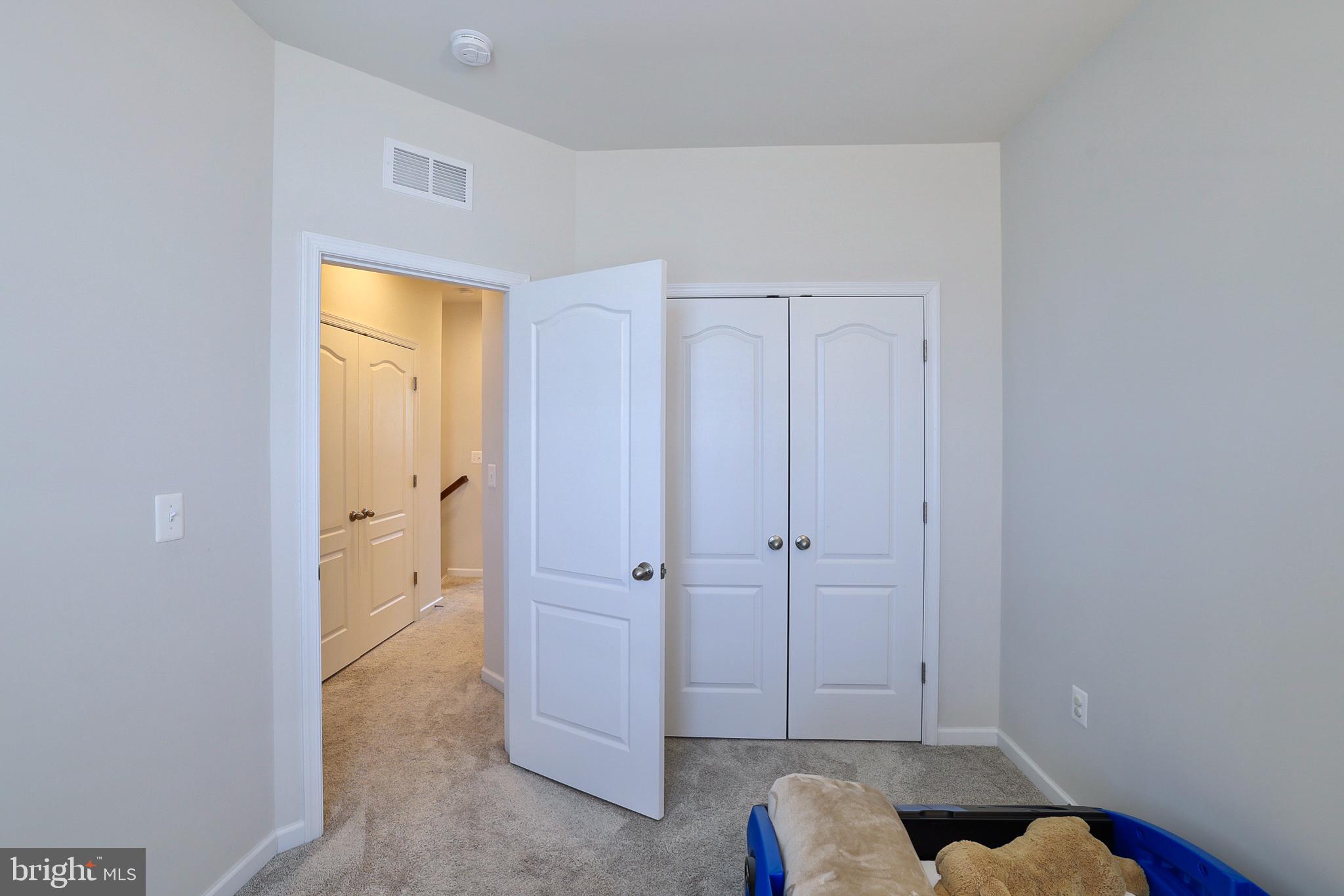 THE TOWNS AT GLENN DALE CROSSING - Residential Lease