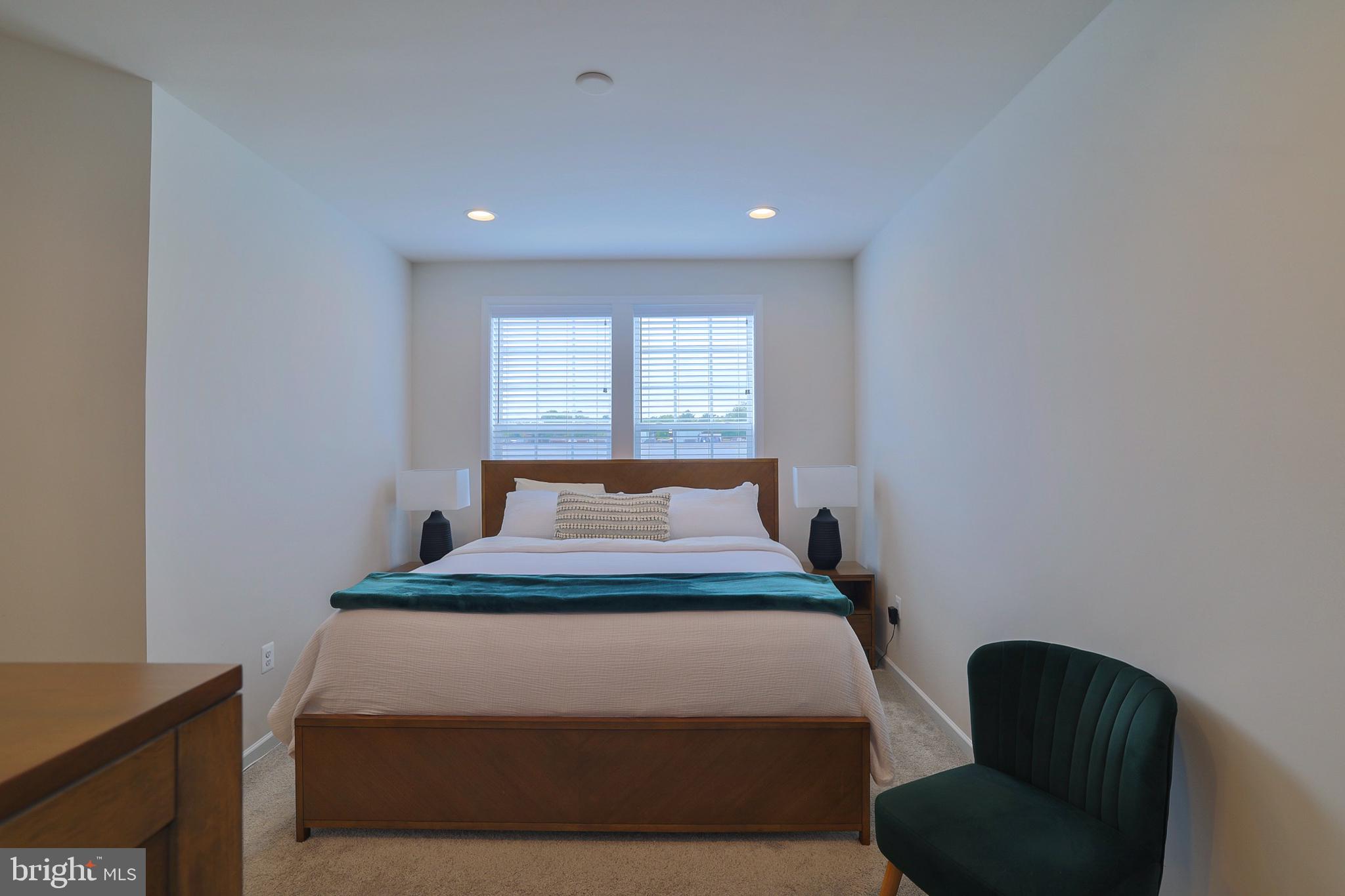 THE TOWNS AT GLENN DALE CROSSING - Residential Lease