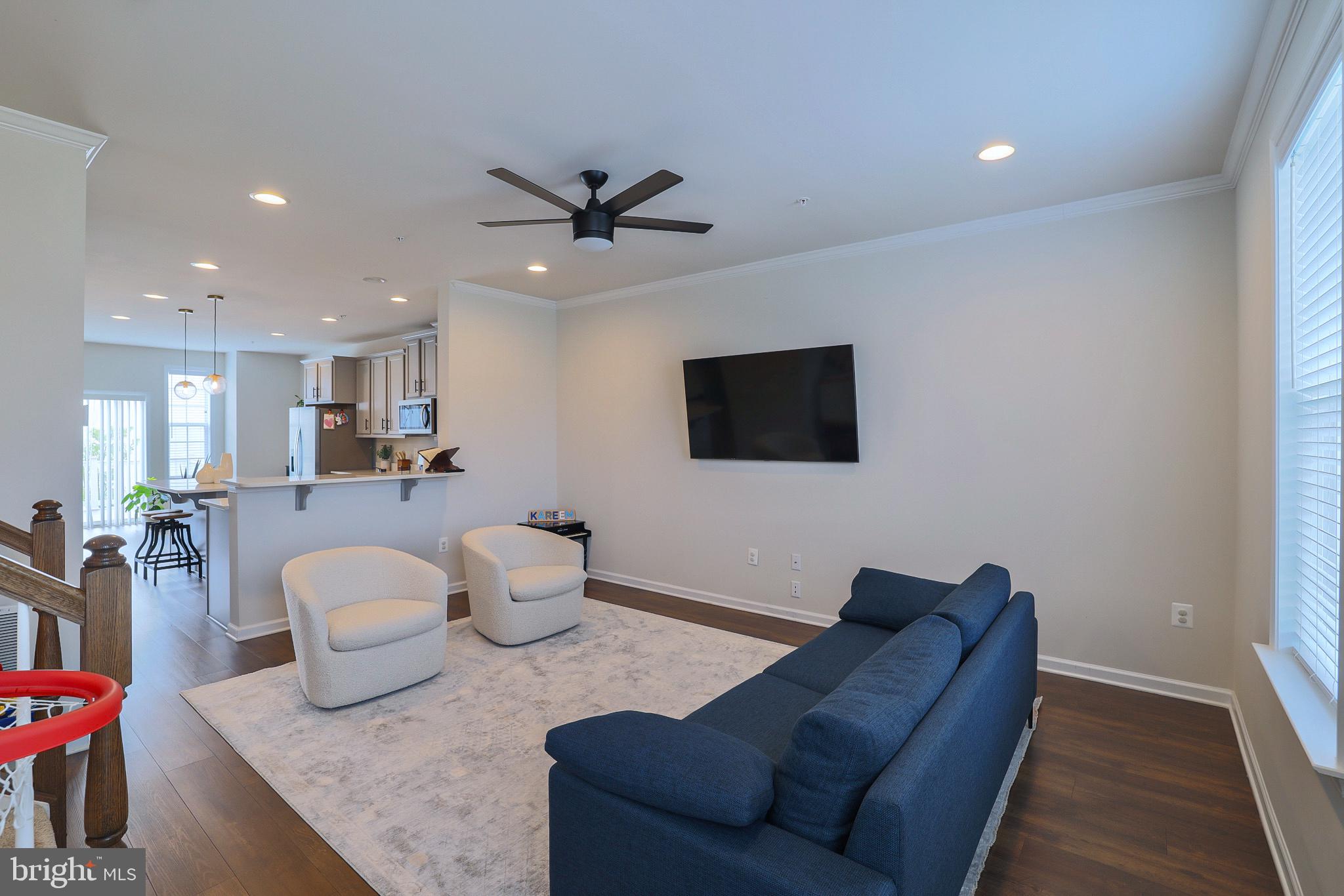 THE TOWNS AT GLENN DALE CROSSING - Residential Lease