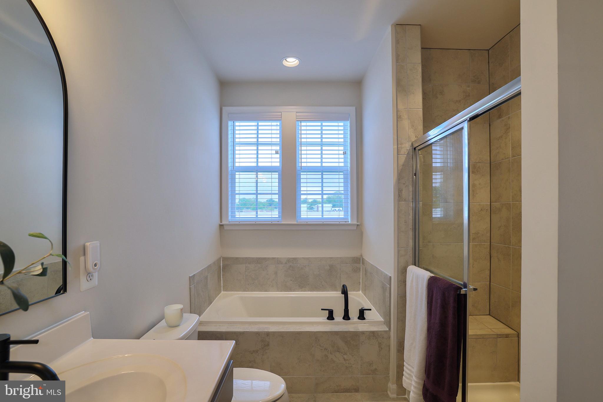THE TOWNS AT GLENN DALE CROSSING - Residential Lease