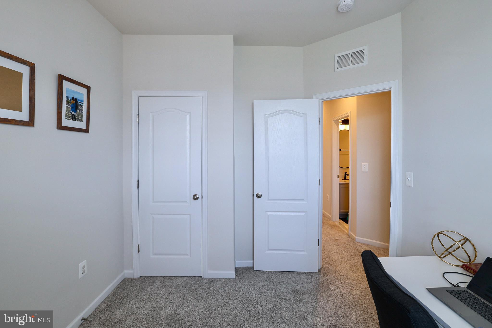 THE TOWNS AT GLENN DALE CROSSING - Residential Lease