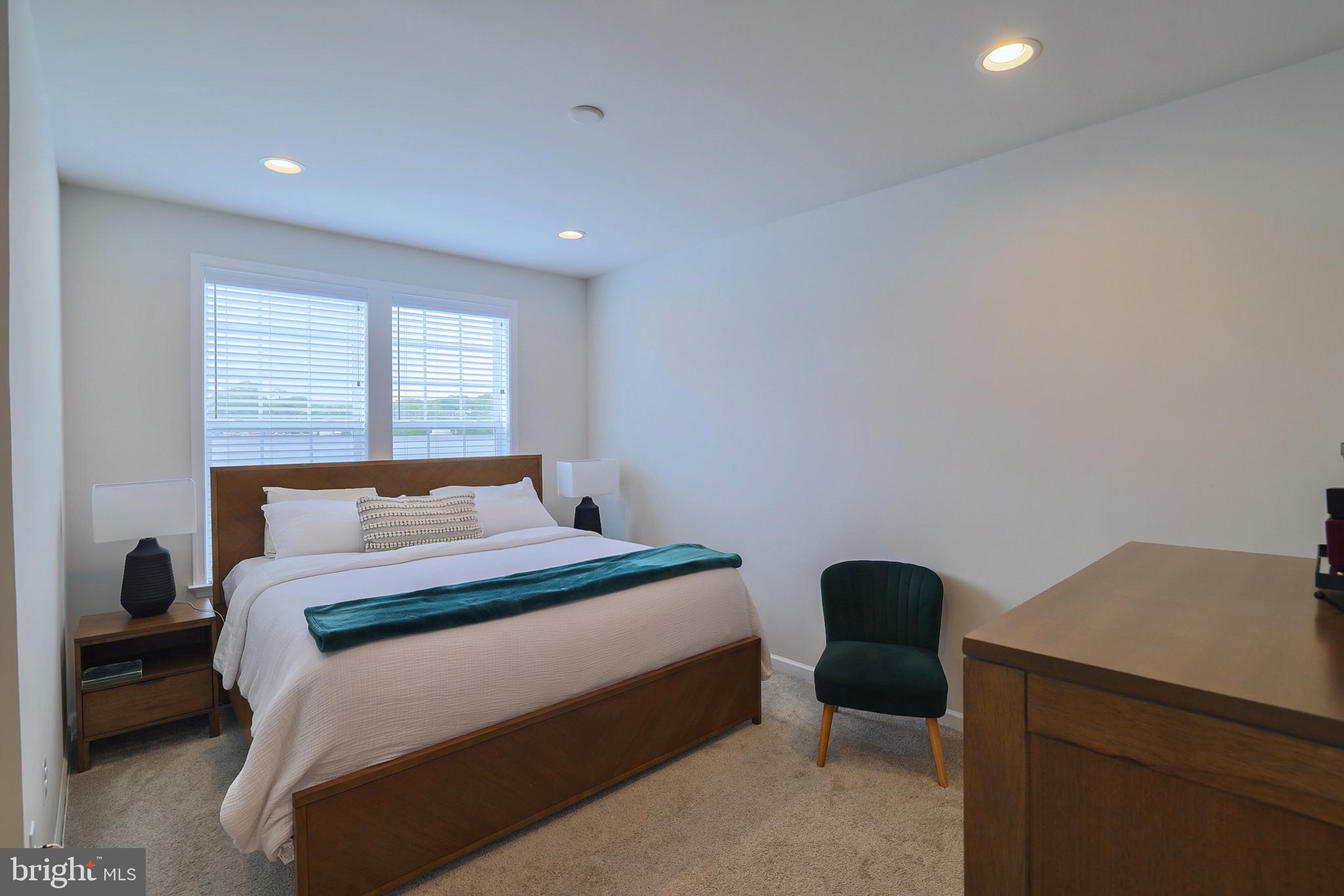 THE TOWNS AT GLENN DALE CROSSING - Residential Lease