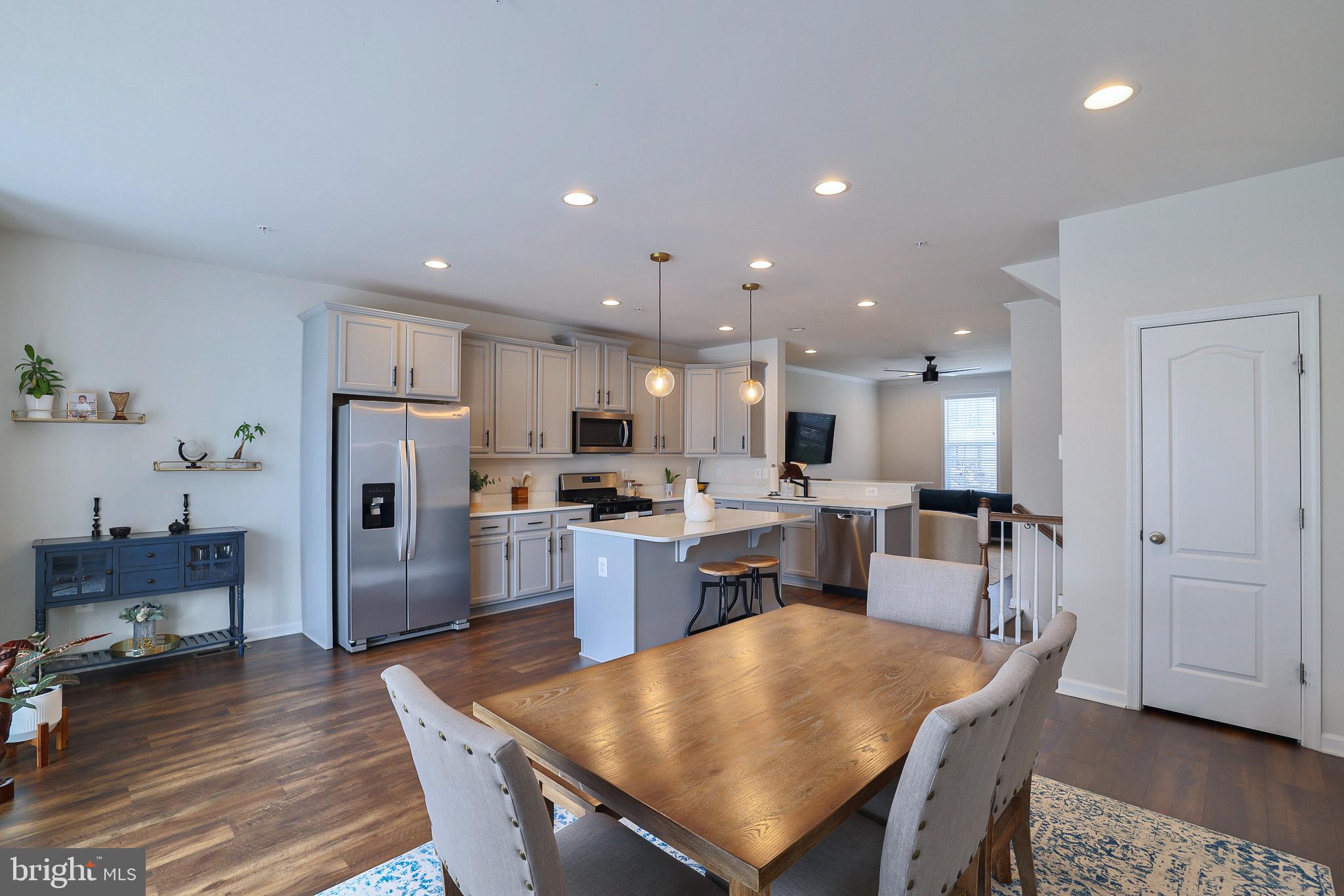 THE TOWNS AT GLENN DALE CROSSING - Residential Lease