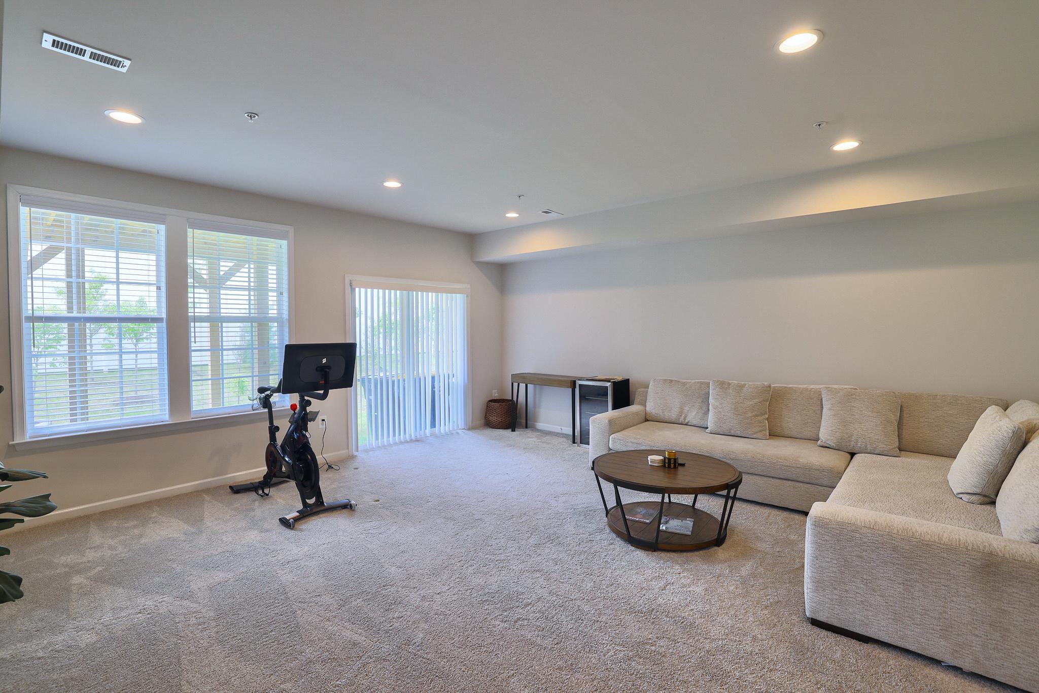 THE TOWNS AT GLENN DALE CROSSING - Residential Lease