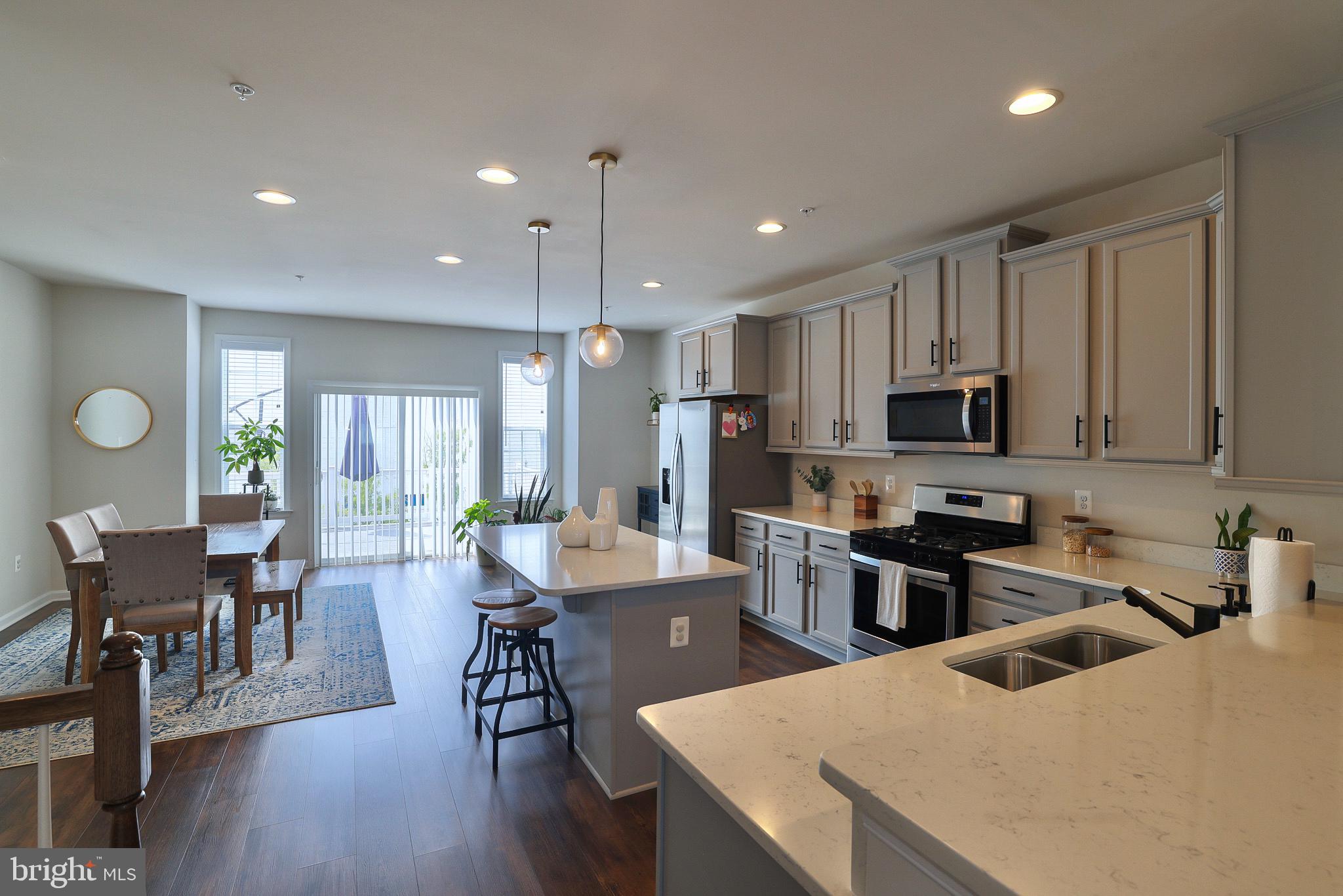 THE TOWNS AT GLENN DALE CROSSING - Residential Lease