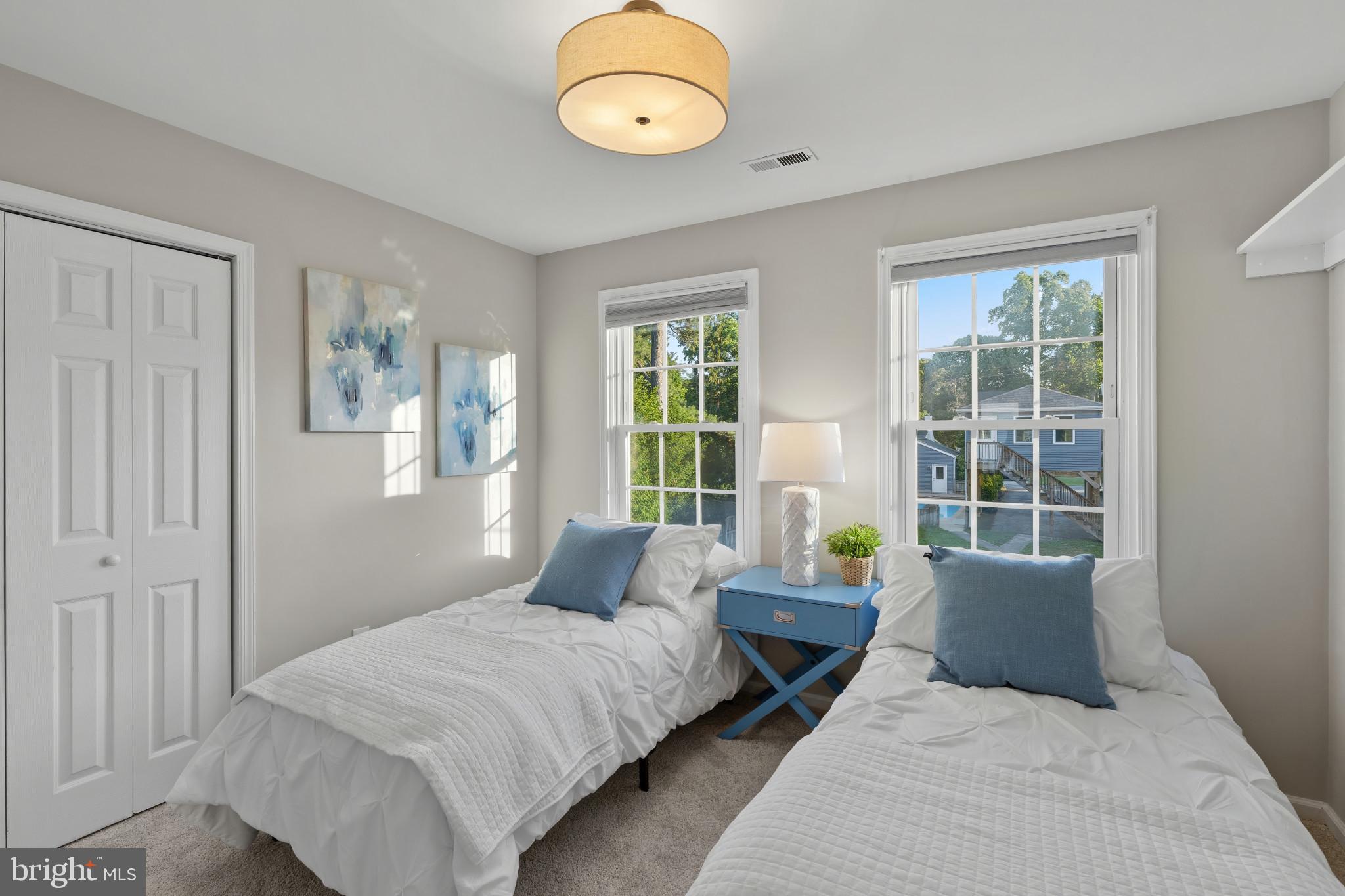 MANHATTAN BEACH - Residential