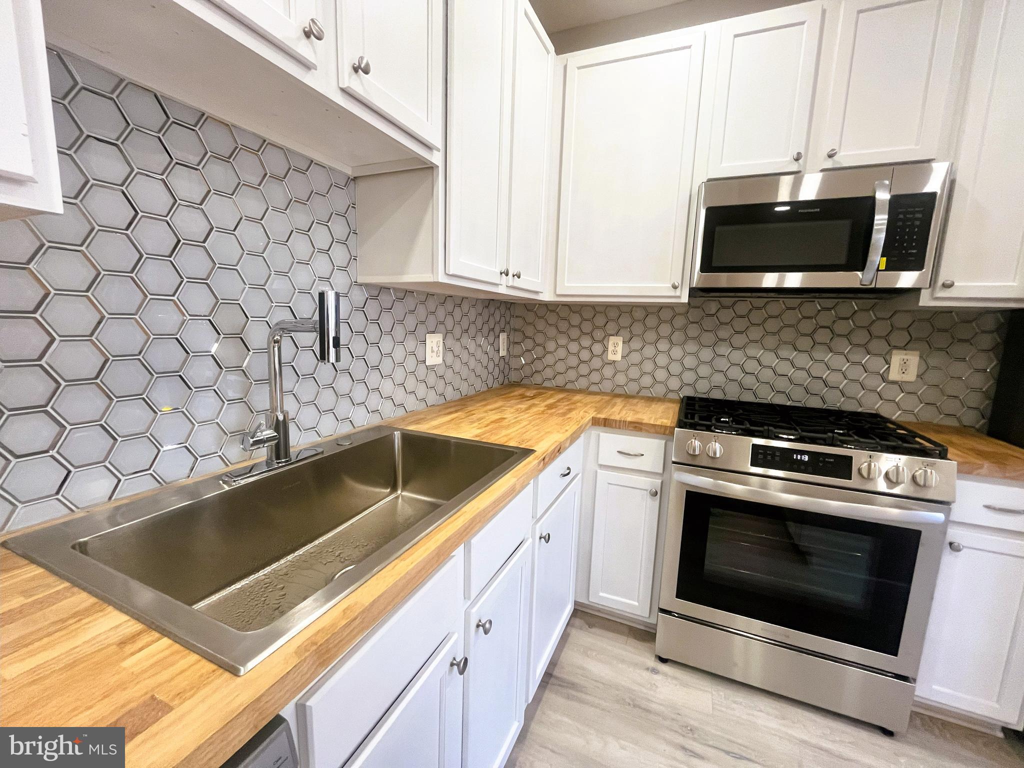 JEFFERSON VILLAGE - Residential Lease