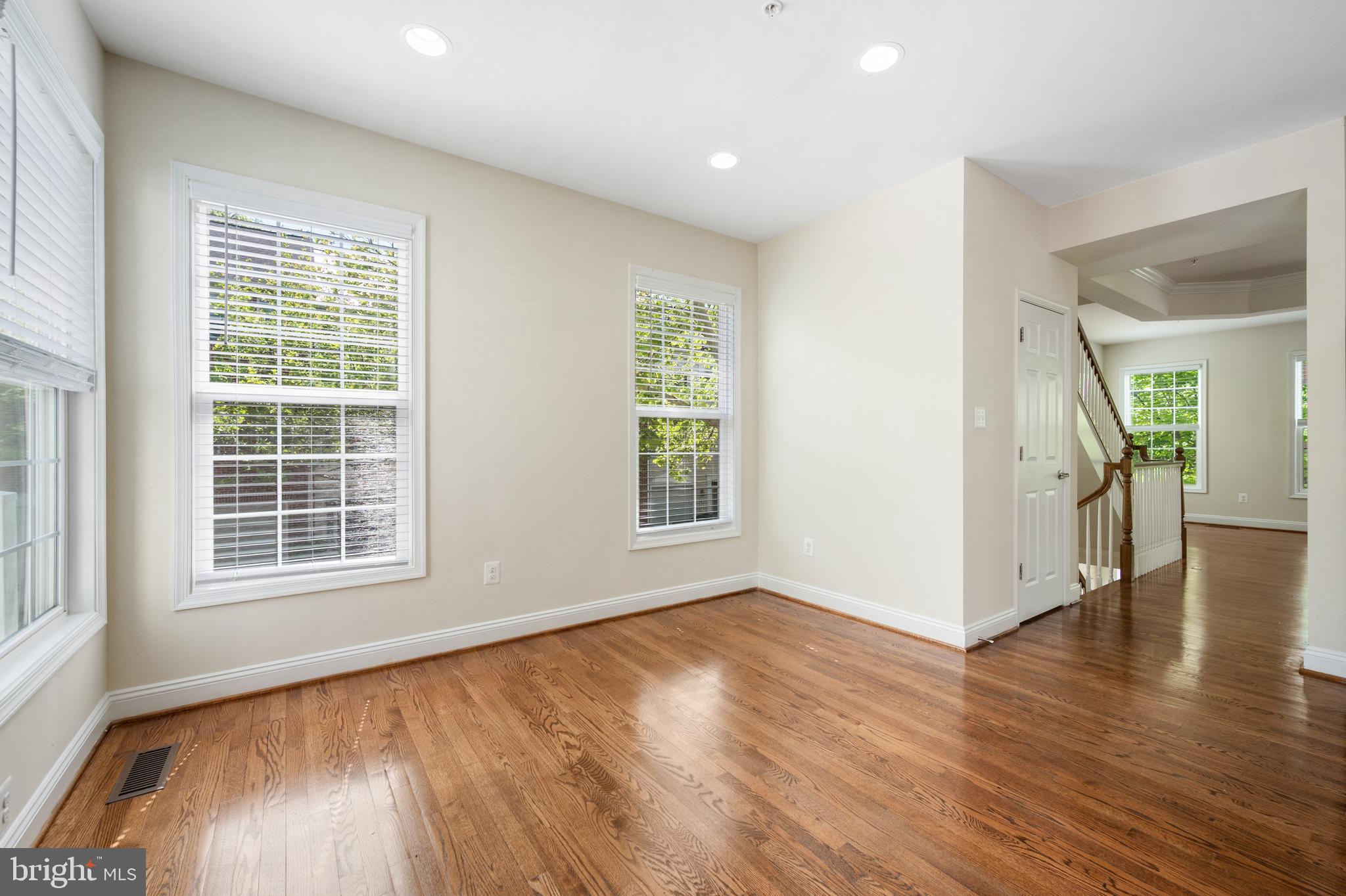 WOODWARD CROSSING - Residential Lease
