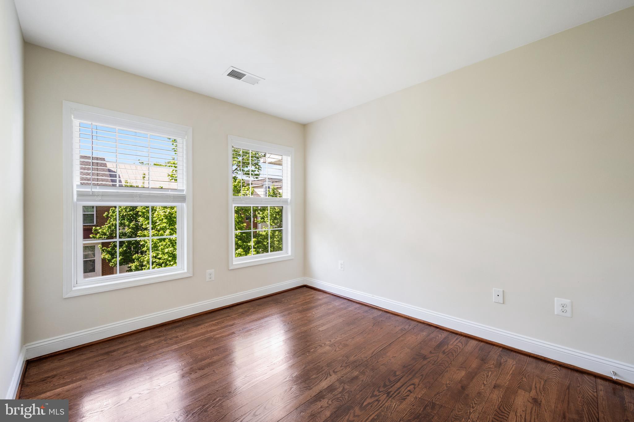 WOODWARD CROSSING - Residential Lease