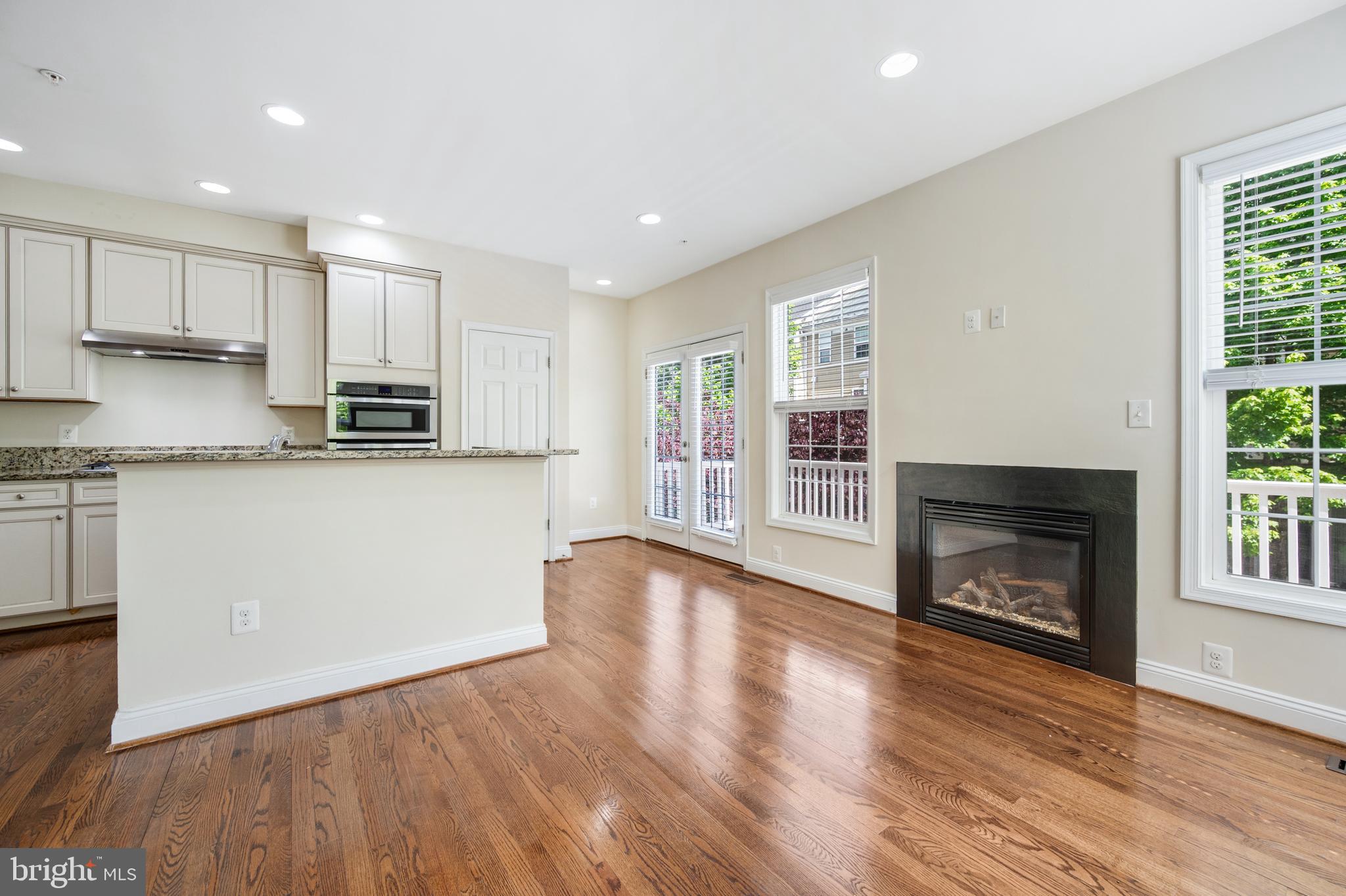 WOODWARD CROSSING - Residential Lease