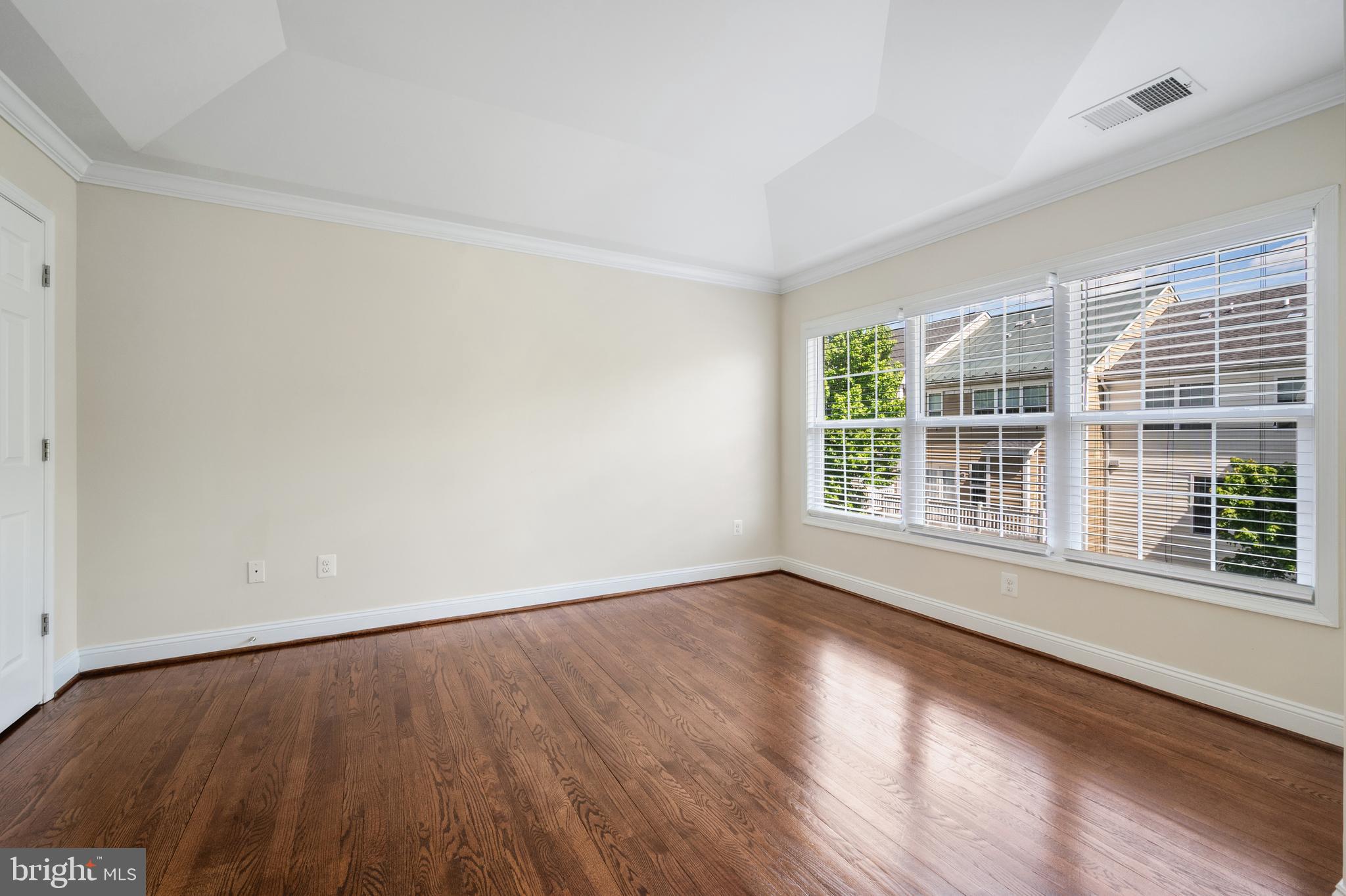 WOODWARD CROSSING - Residential Lease