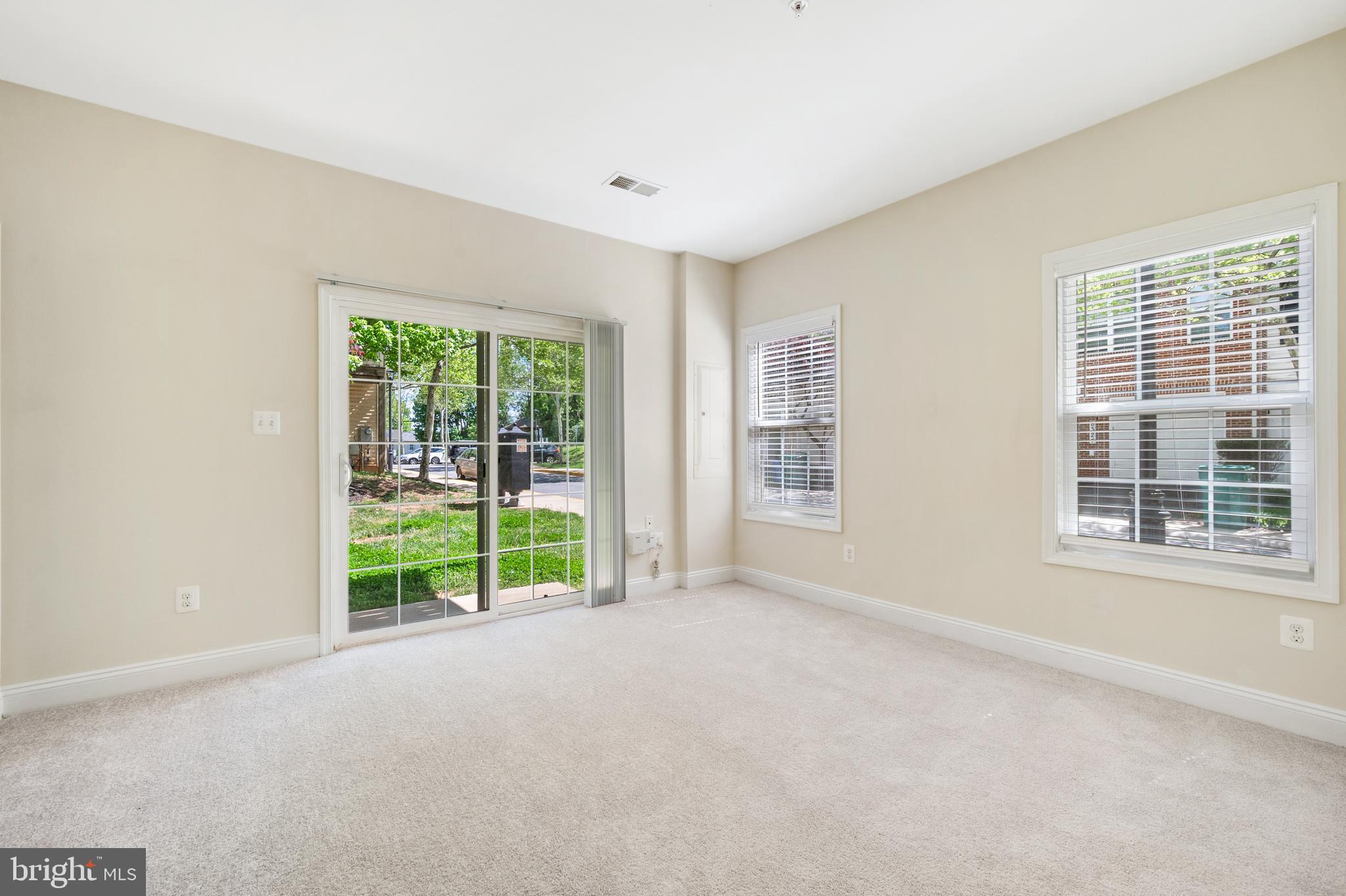 WOODWARD CROSSING - Residential Lease
