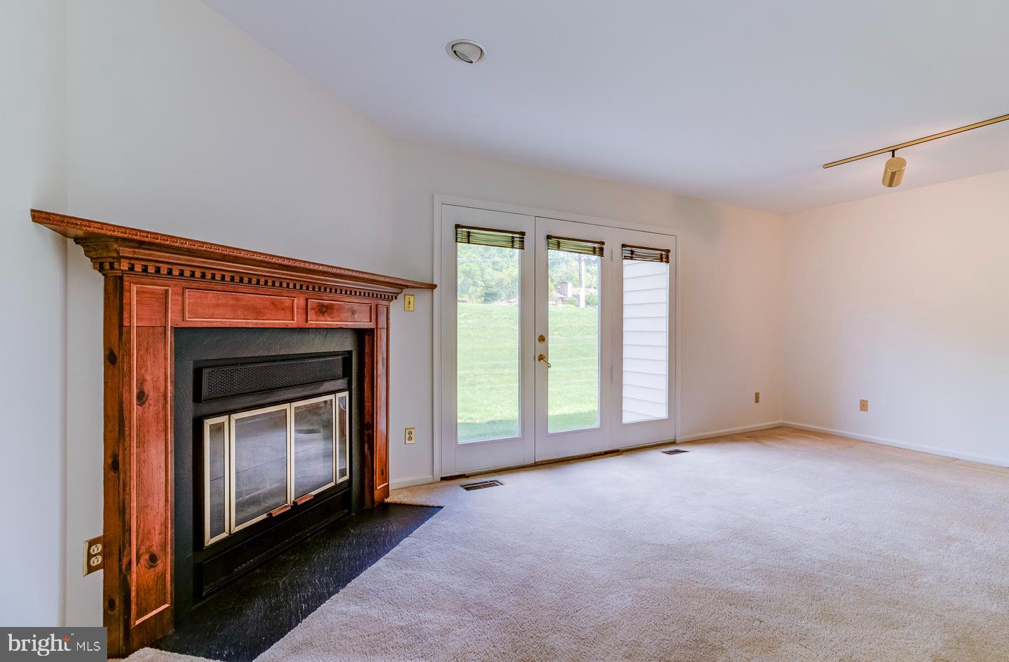 SPRINGHILL FARM - Residential