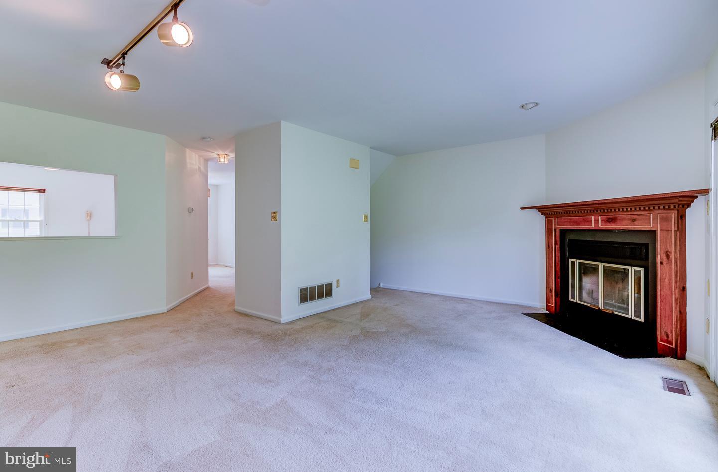 SPRINGHILL FARM - Residential