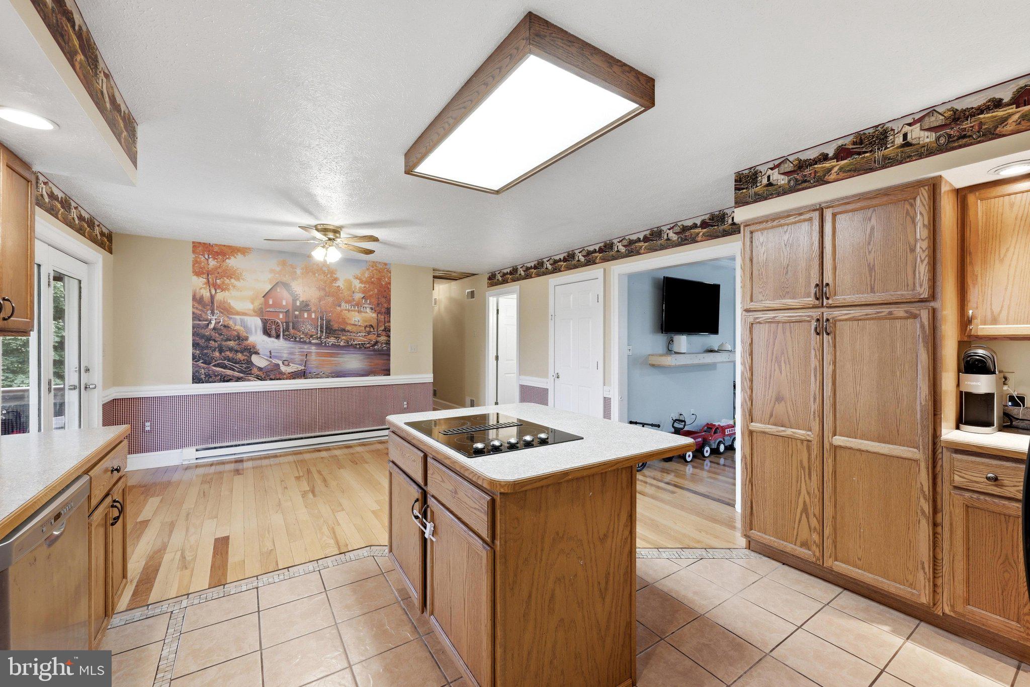 RED HAWK - Residential