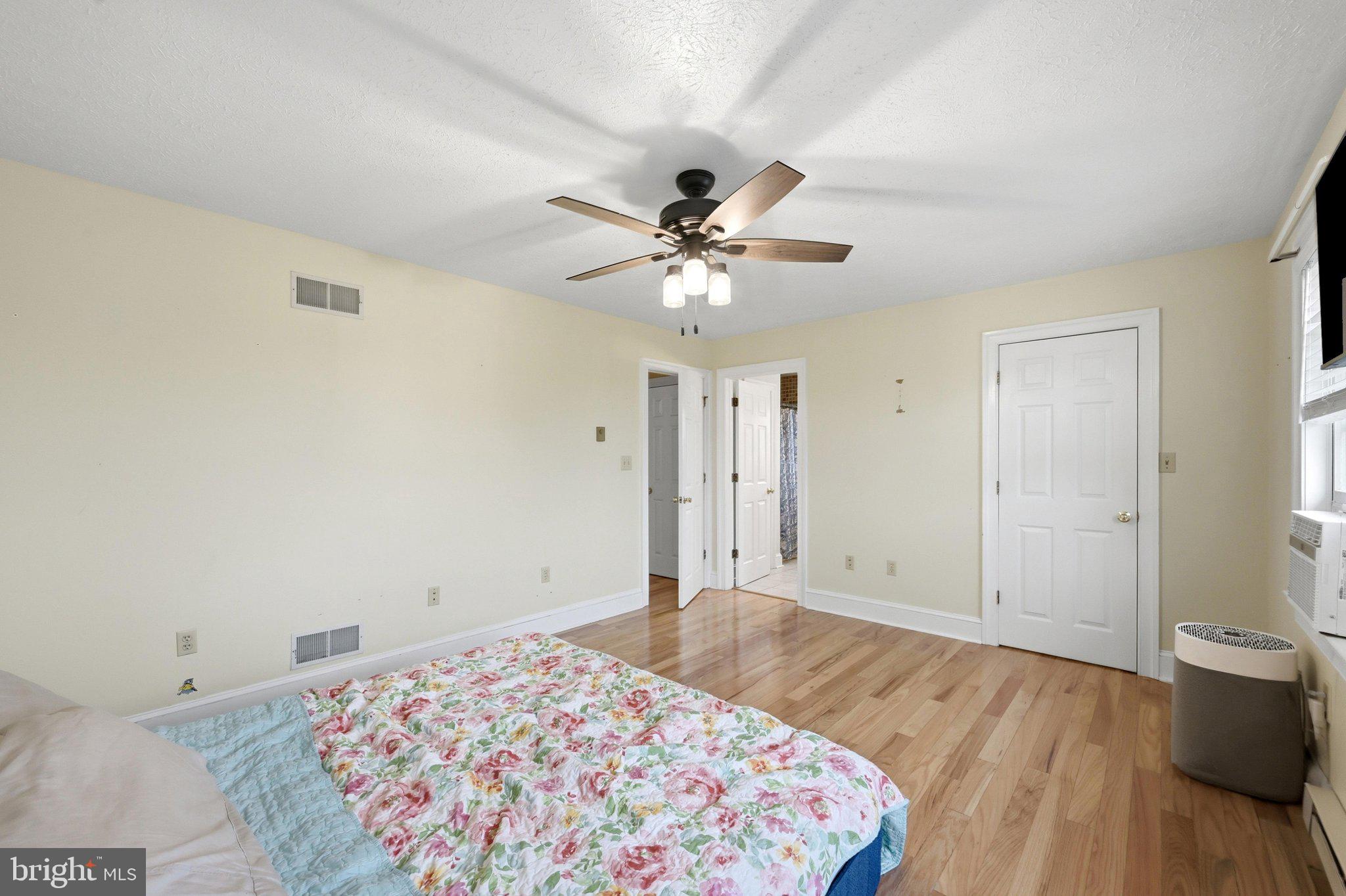RED HAWK - Residential