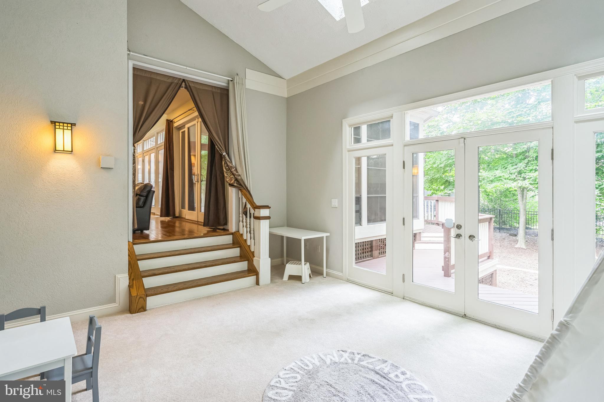 OAKTON ESTATES - Residential