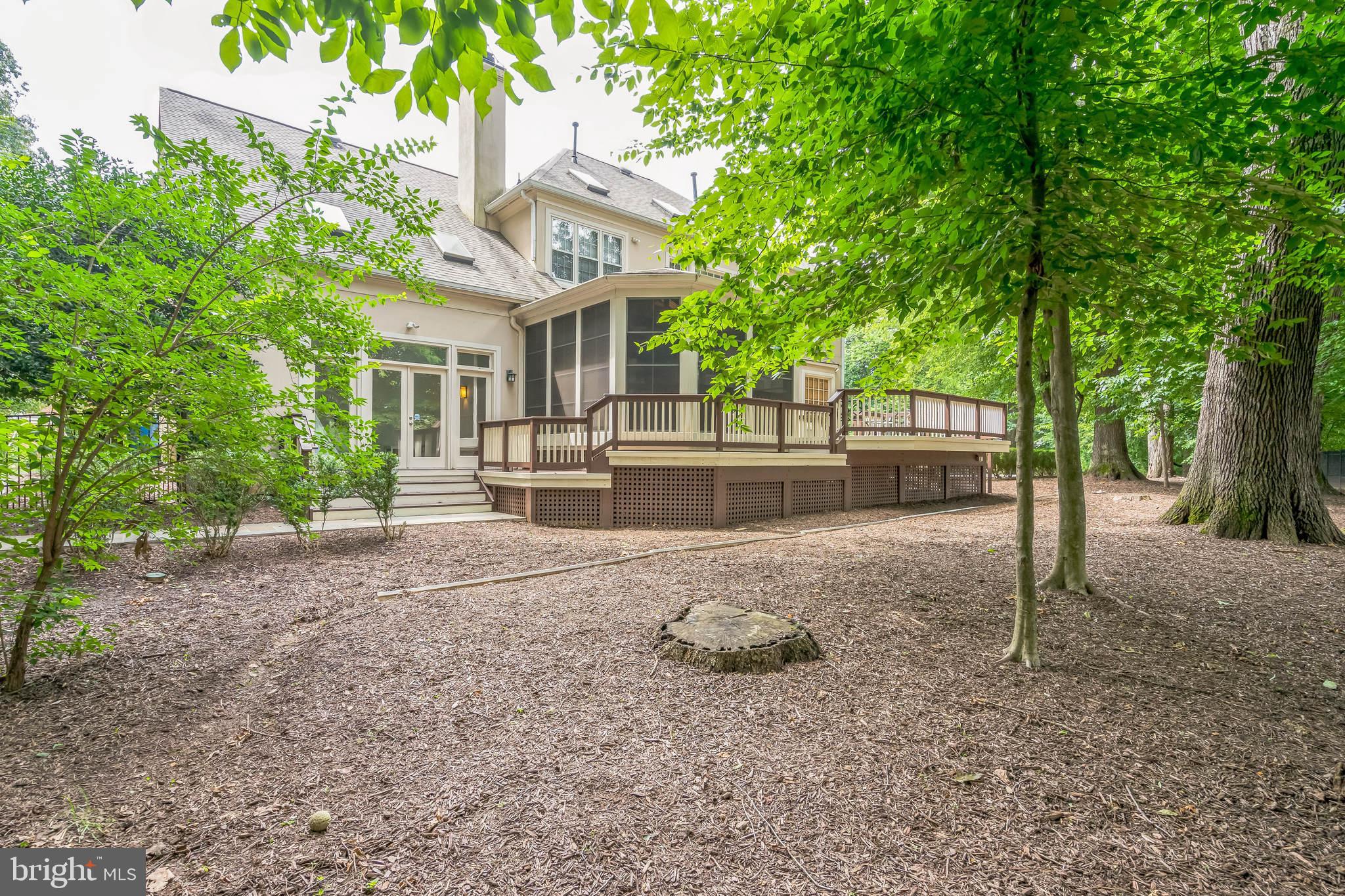 OAKTON ESTATES - Residential