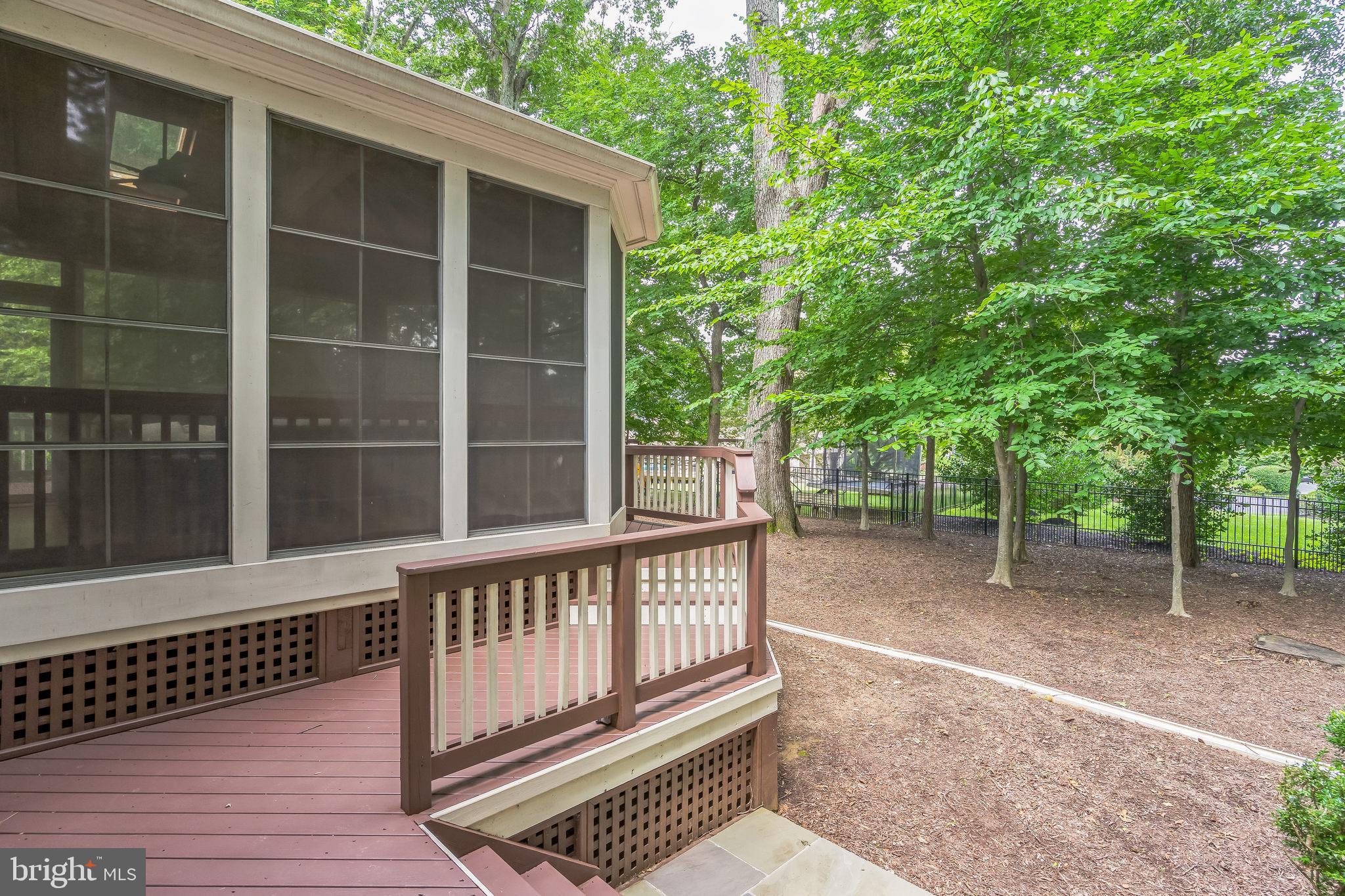 OAKTON ESTATES - Residential