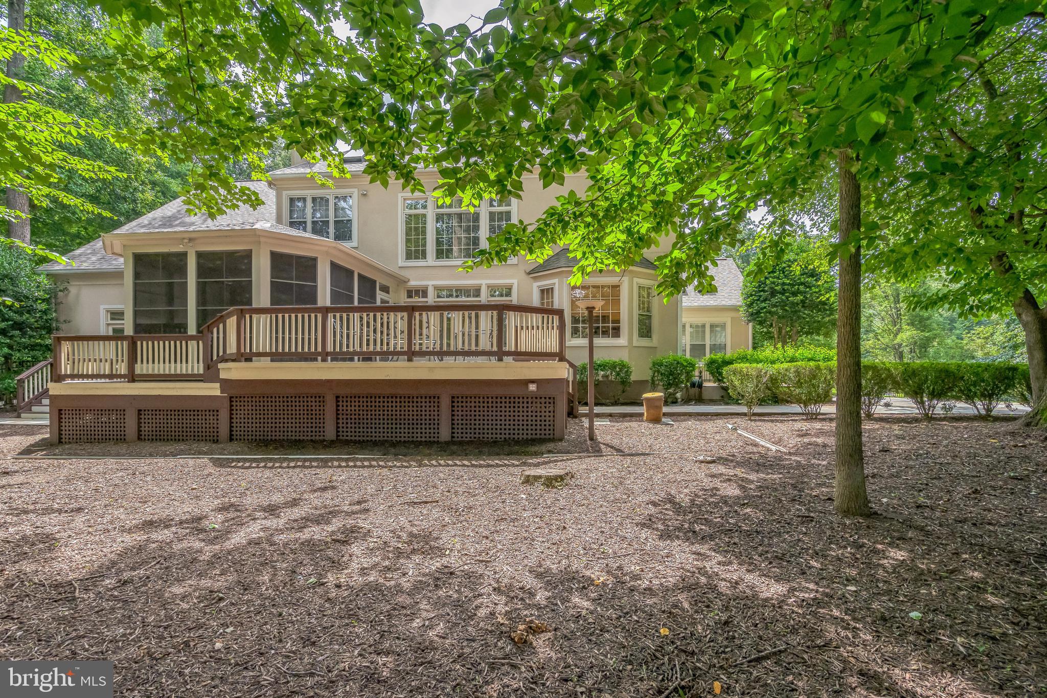 OAKTON ESTATES - Residential