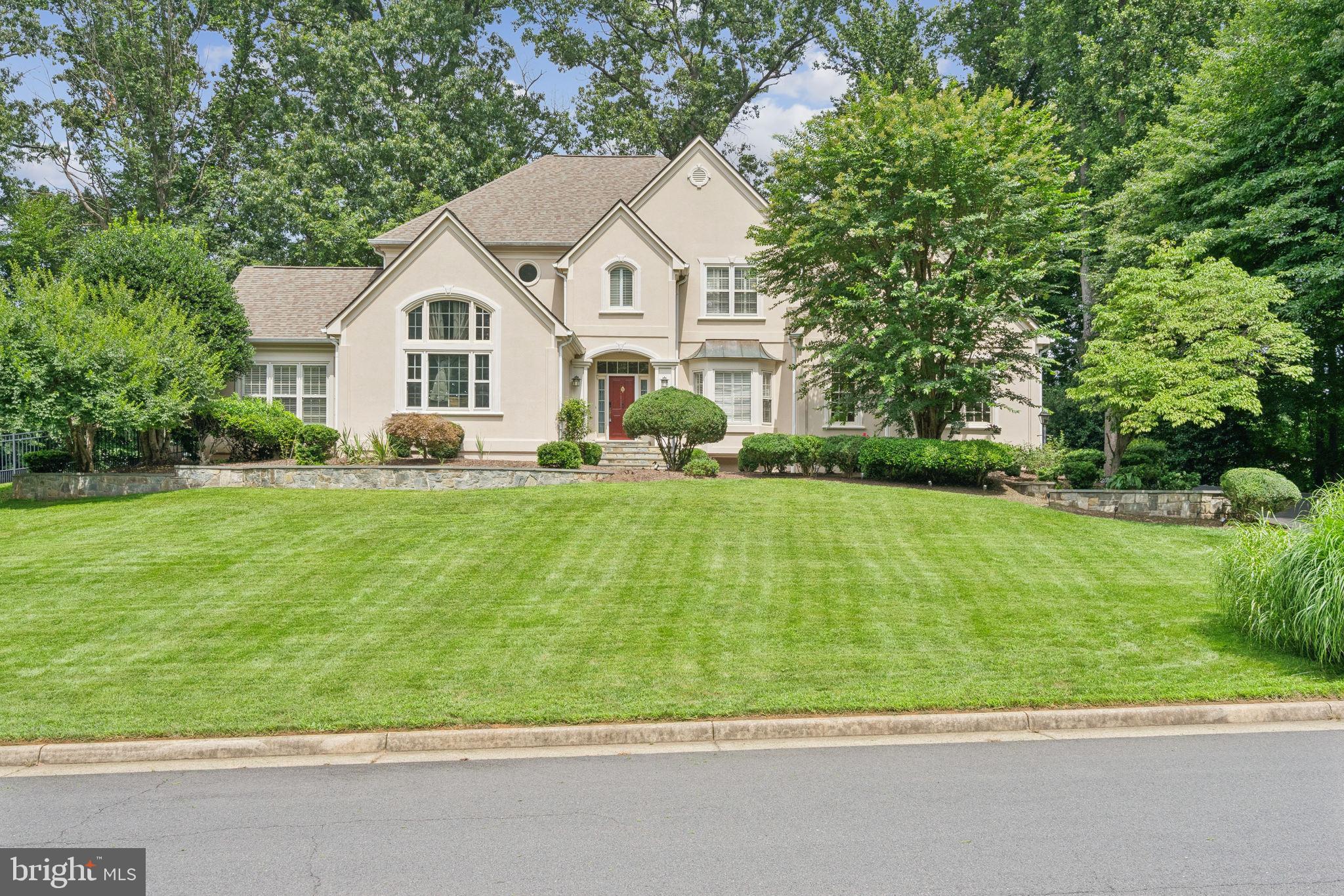 OAKTON ESTATES - Residential
