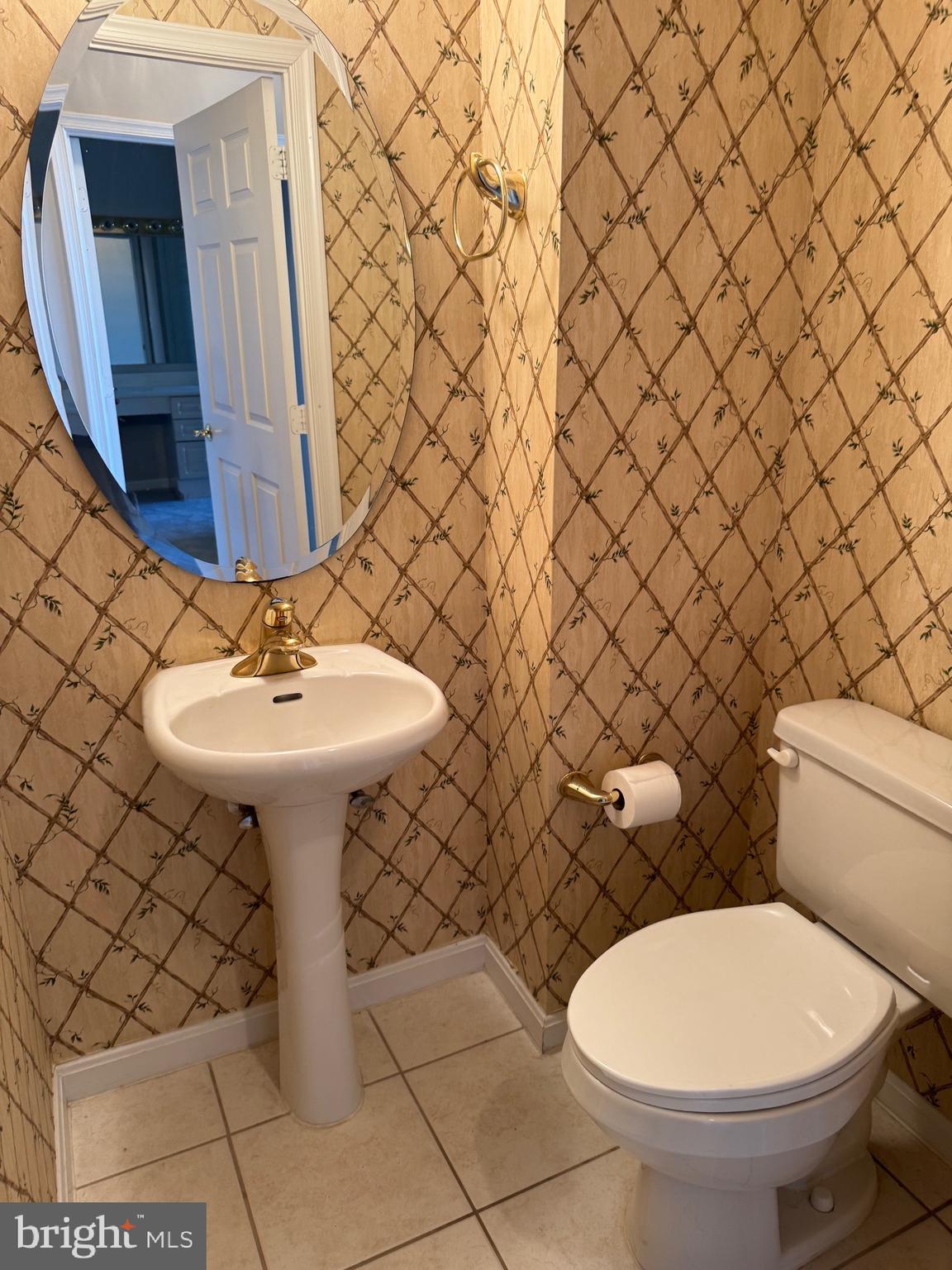 LANSDOWNE WOODS LEISURE WORLD - Residential Lease