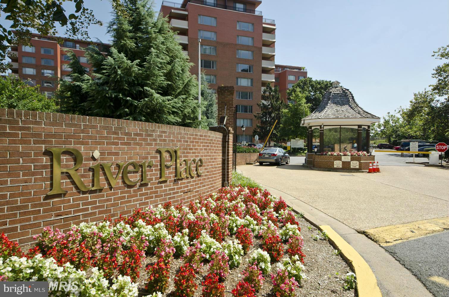 RIVER PLACE - Residential Lease