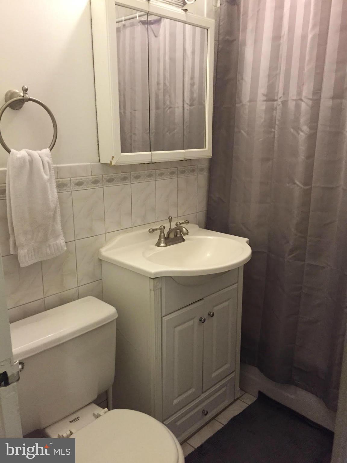 RIVER PLACE - Residential Lease