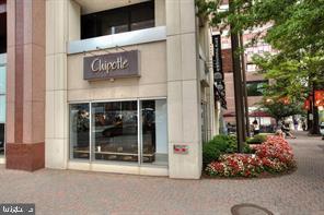 RIVER PLACE - Residential Lease