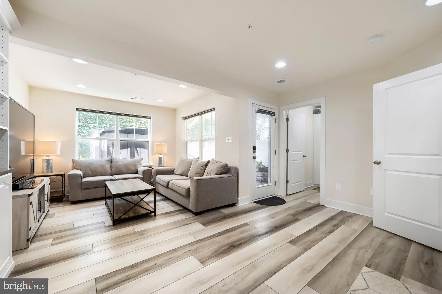 ARNOLD RIDGE - Residential