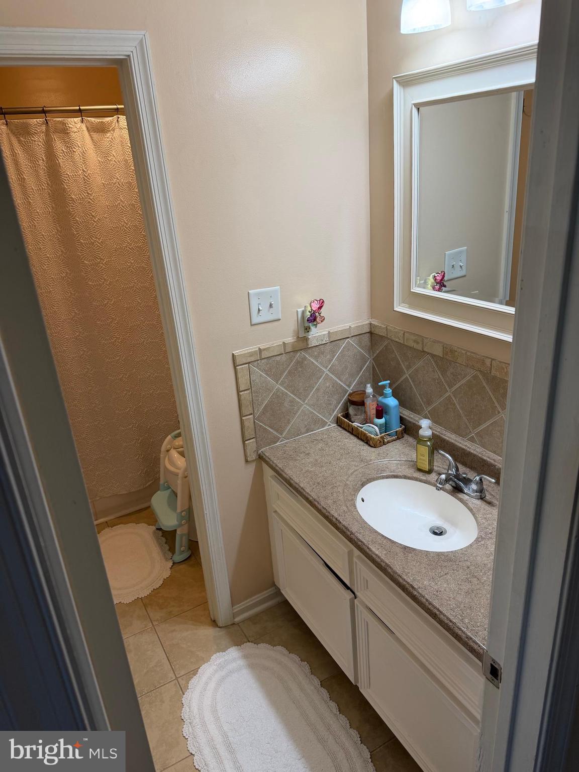CROFTON MEWS CONDO - Residential