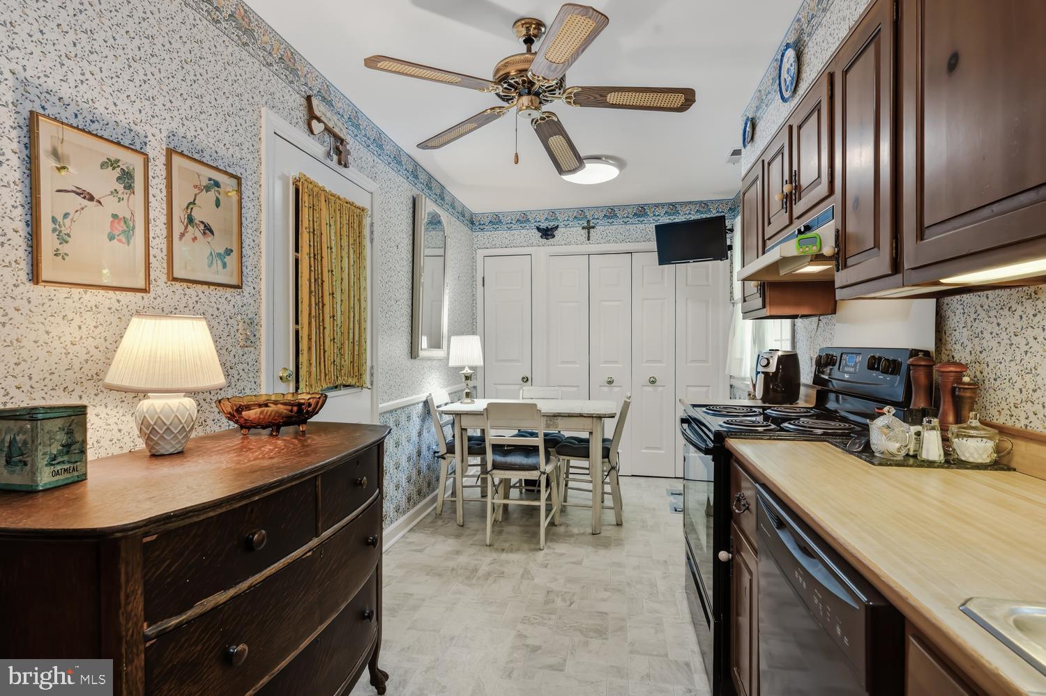 SOUTH BEECHWOOD - Residential