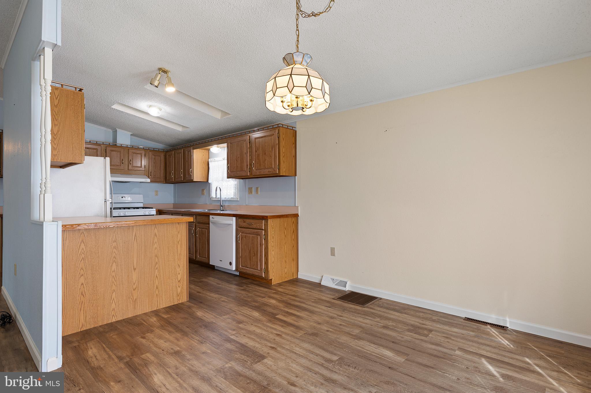 MURRAY MANOR II - Residential