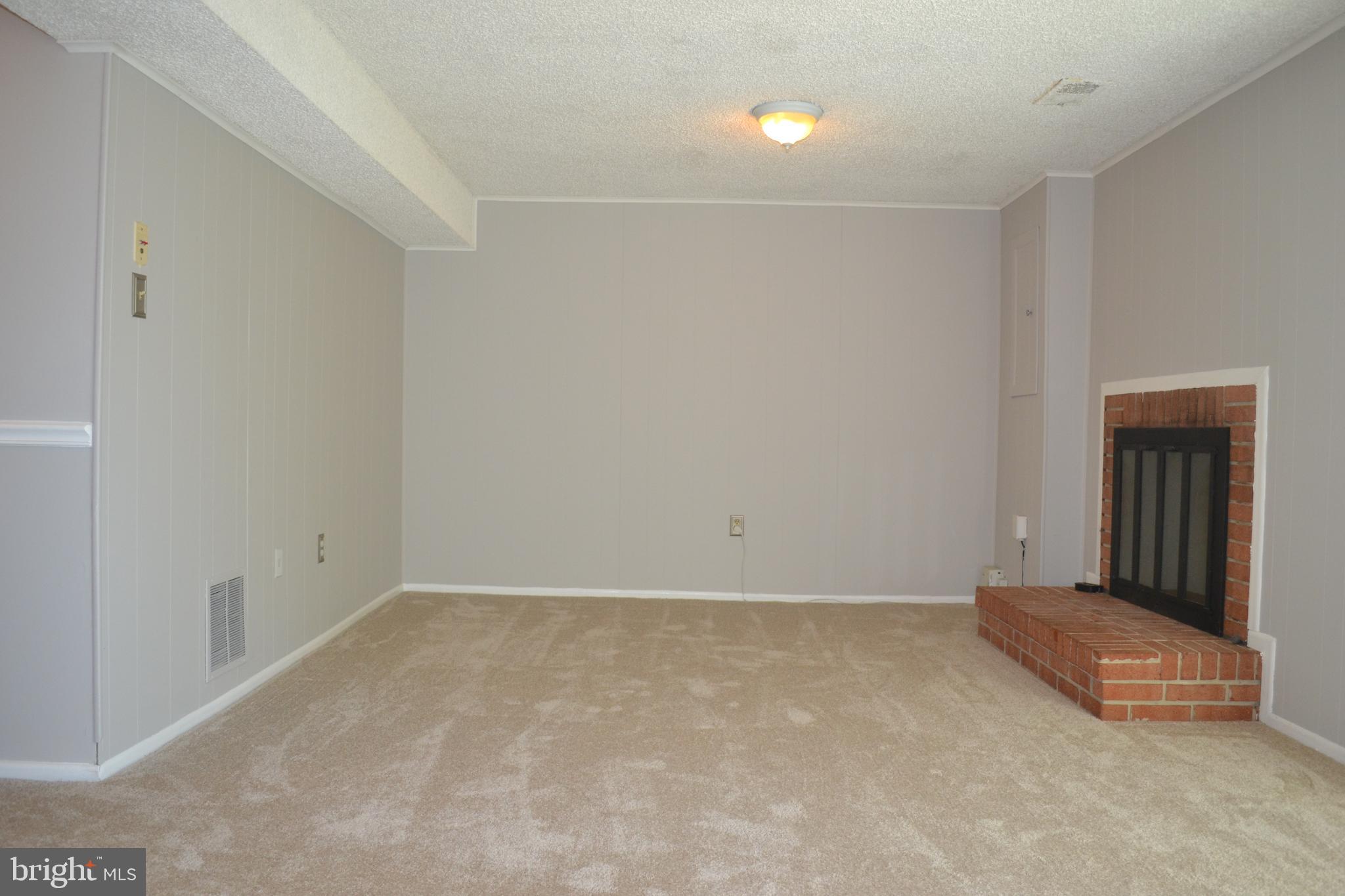 ROCKSHIRE TOWNHOMES - Residential