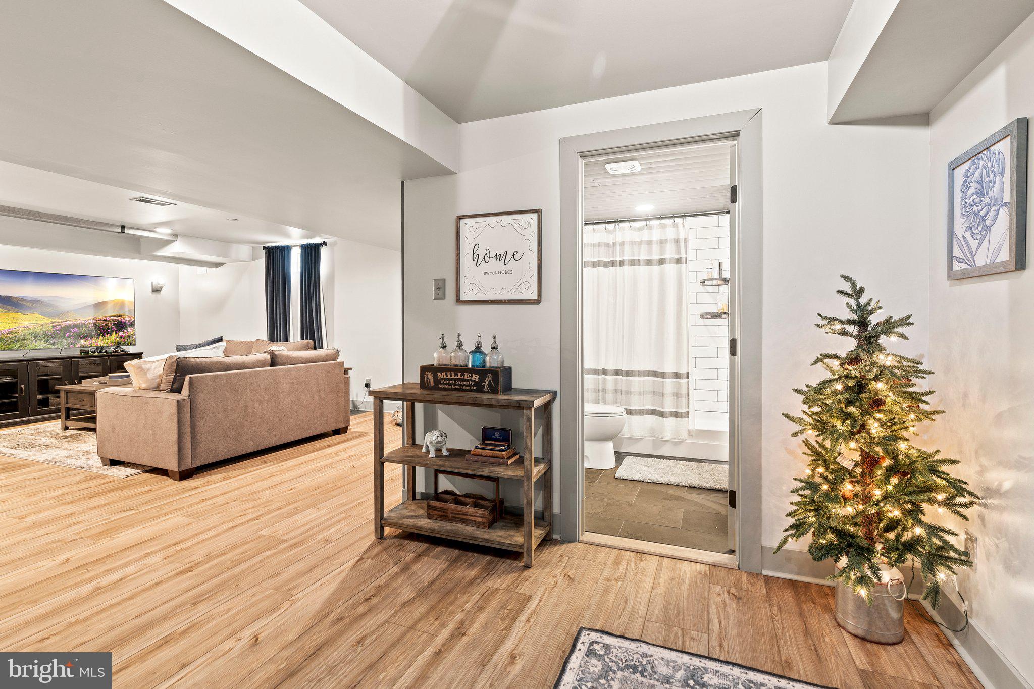 PENNLAND FARM WEST - Residential